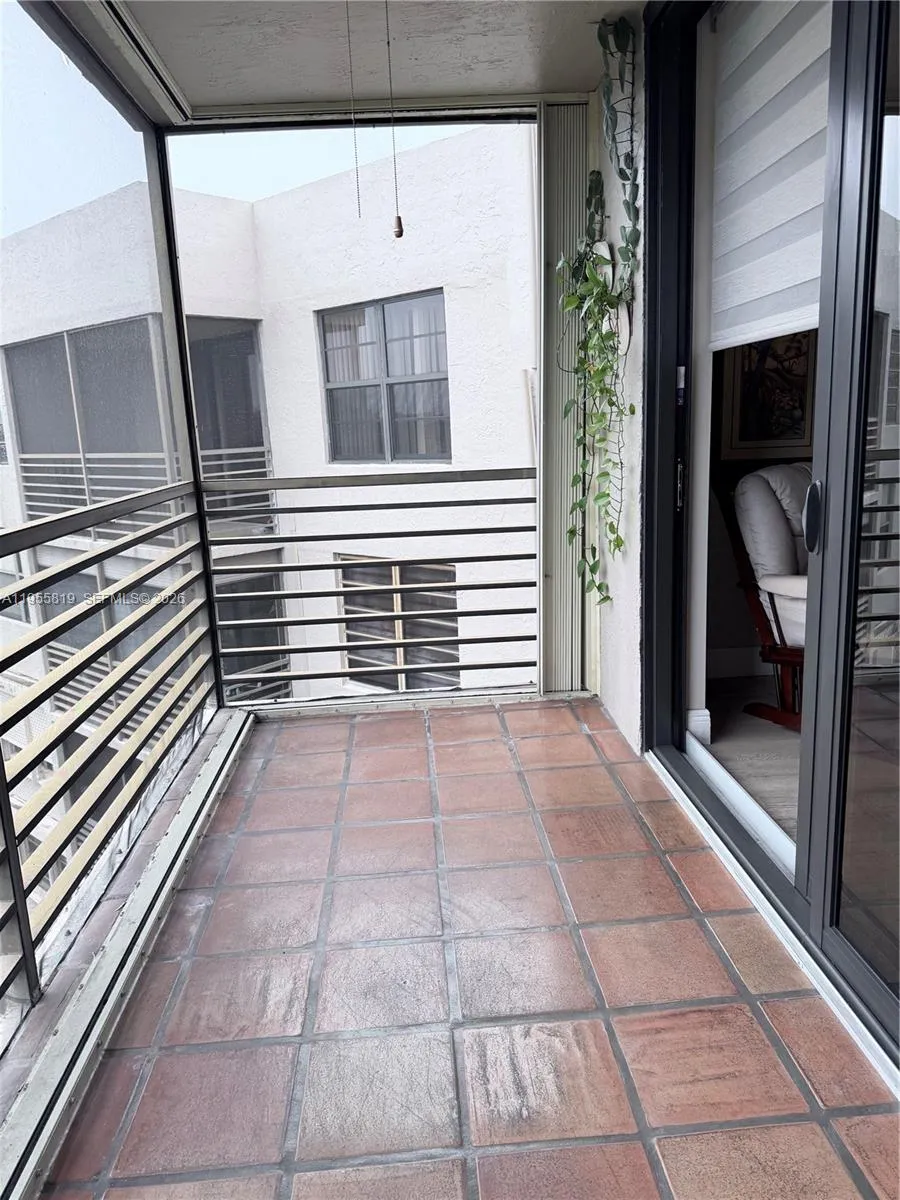 901 Colony Point Cir 505, Pembroke Pines, Florida, Pembroke Pines, Florida 33026, 1 Bedroom Bedrooms, ,1 BathroomBathrooms,Residential,For Sale,901 Colony Point Cir 505, Pembroke Pines, Florida ,A11955819