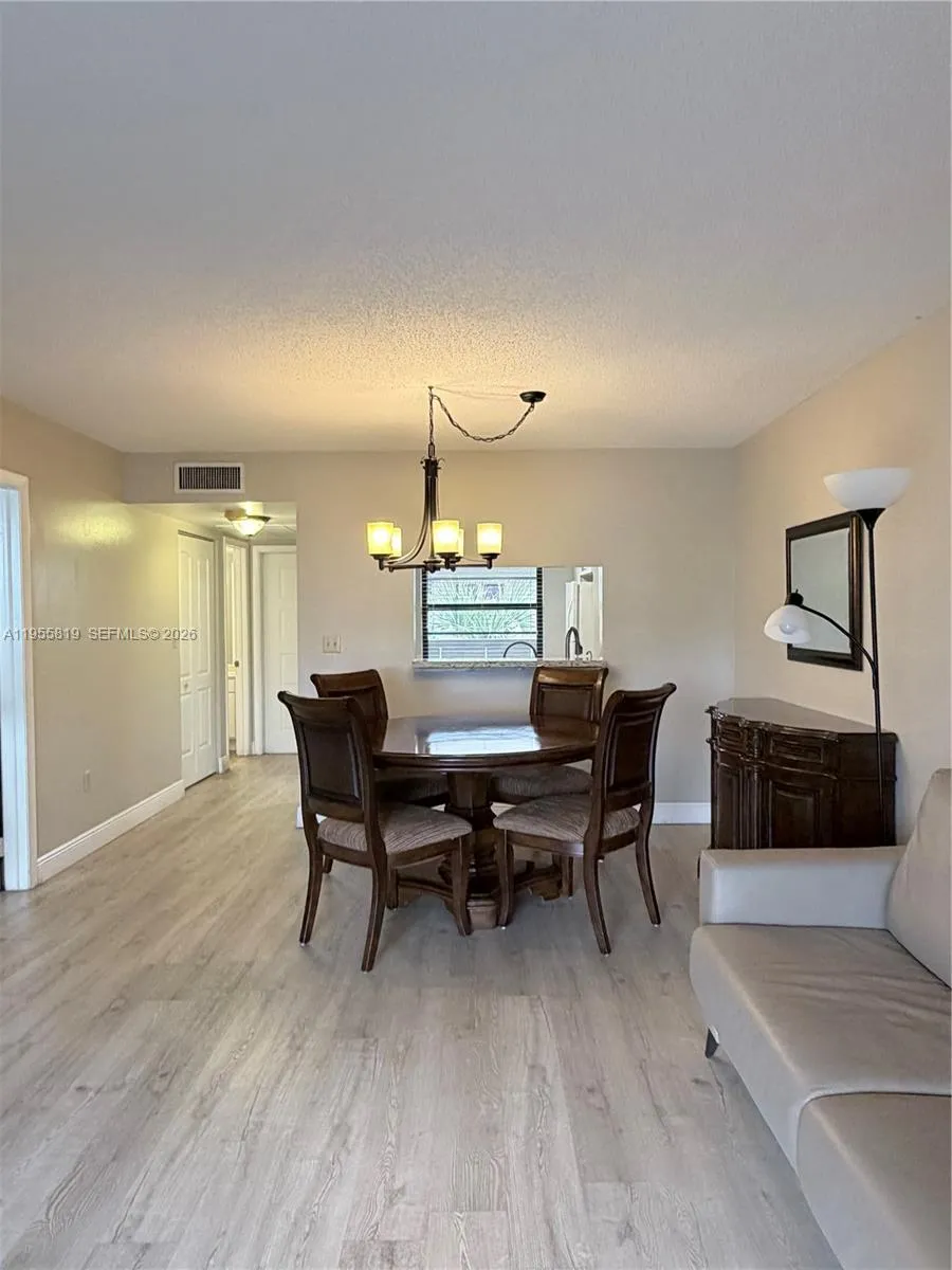 901 Colony Point Cir 505, Pembroke Pines, Florida, Pembroke Pines, Florida 33026, 1 Bedroom Bedrooms, ,1 BathroomBathrooms,Residential,For Sale,901 Colony Point Cir 505, Pembroke Pines, Florida ,A11955819