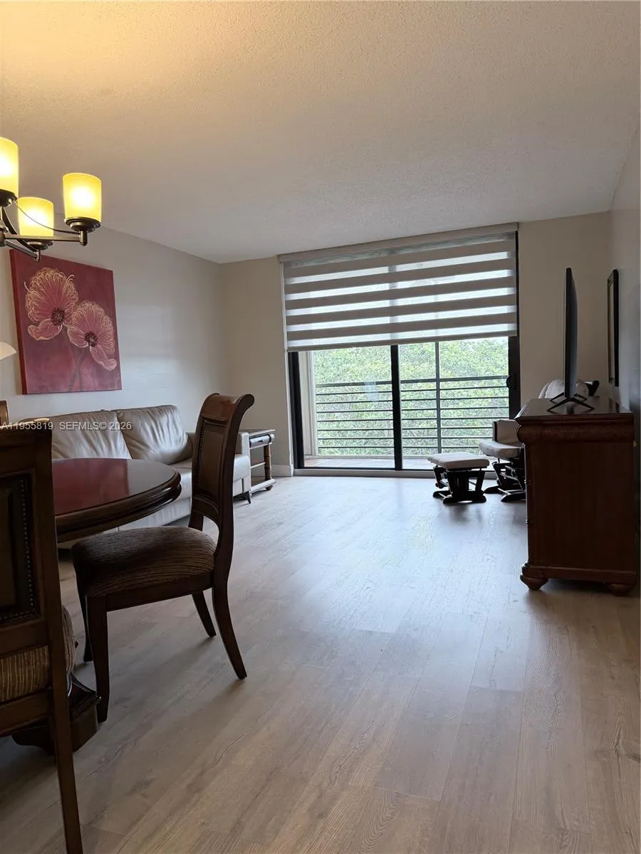 901 Colony Point Cir 505, Pembroke Pines, Florida, Pembroke Pines, Florida 33026, 1 Bedroom Bedrooms, ,1 BathroomBathrooms,Residential,For Sale,901 Colony Point Cir 505, Pembroke Pines, Florida ,A11955819