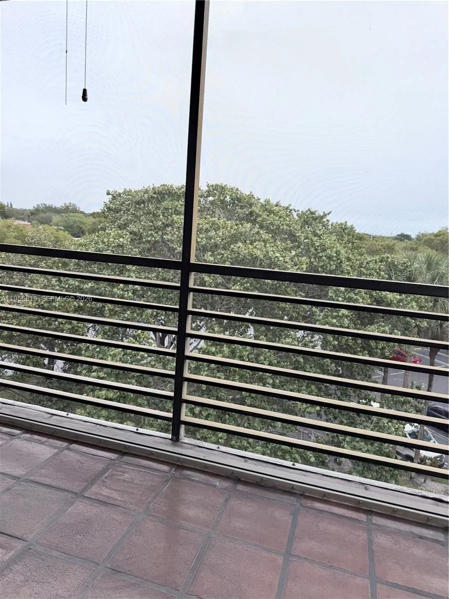 901 Colony Point Cir 505, Pembroke Pines, Florida, Pembroke Pines, Florida 33026, 1 Bedroom Bedrooms, ,1 BathroomBathrooms,Residential,For Sale,901 Colony Point Cir 505, Pembroke Pines, Florida ,A11955819