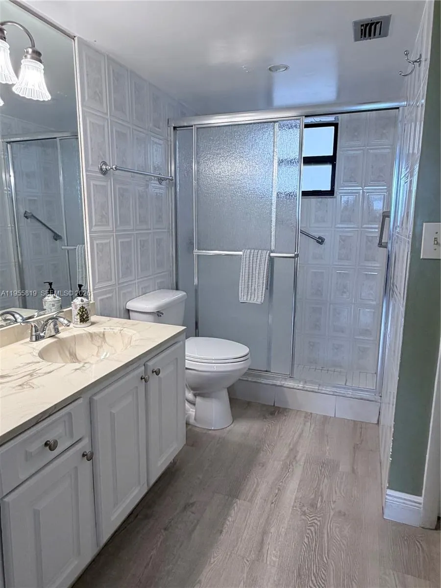 901 Colony Point Cir 505, Pembroke Pines, Florida, Pembroke Pines, Florida 33026, 1 Bedroom Bedrooms, ,1 BathroomBathrooms,Residential,For Sale,901 Colony Point Cir 505, Pembroke Pines, Florida ,A11955819