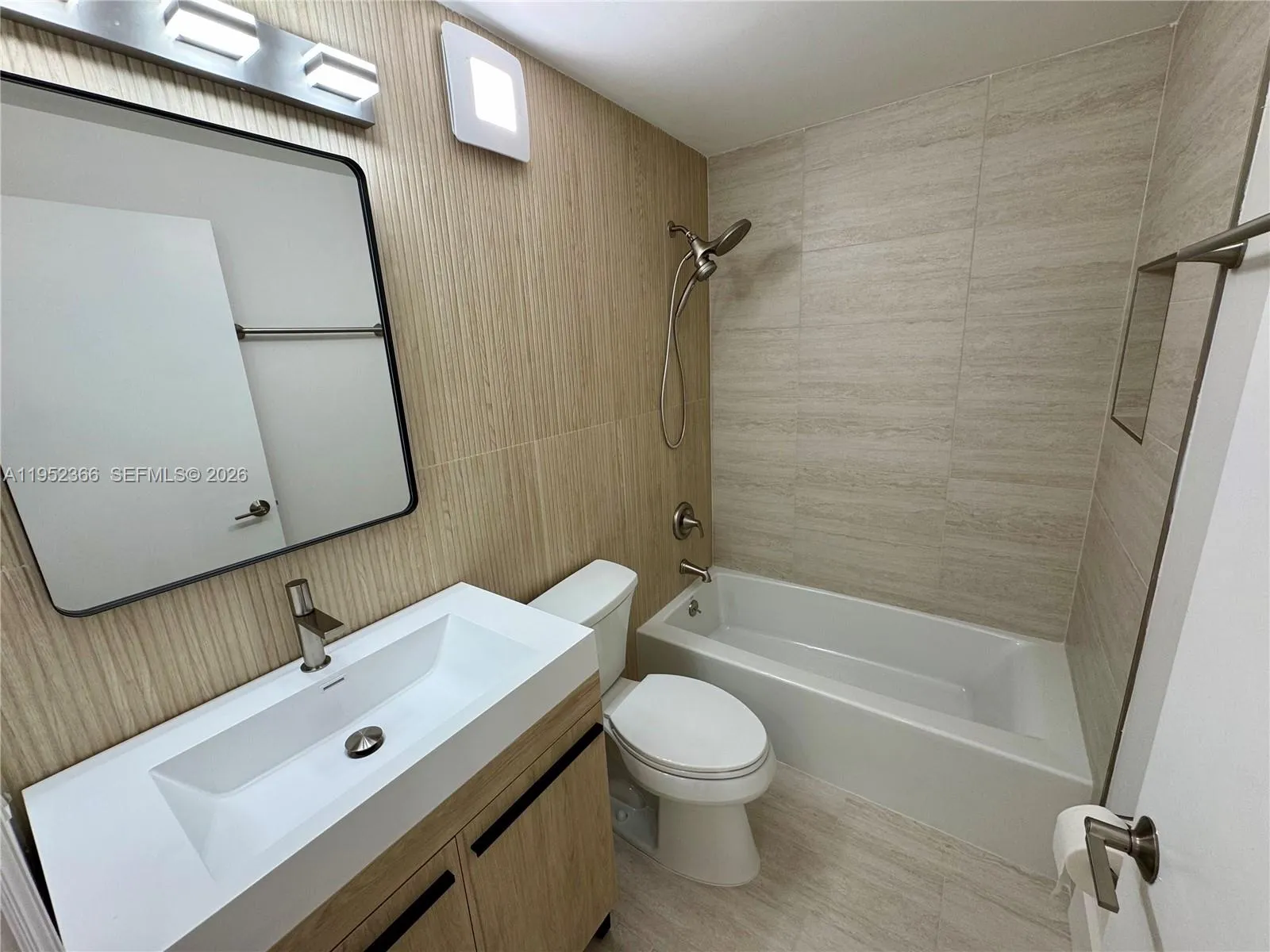 6141 Nw 115th Pl 355, Doral, Florida 33178, Doral, Florida 33178, 3 Bedrooms Bedrooms, ,2 BathroomsBathrooms,Residential Lease,For Rent,6141 Nw 115th Pl 355, Doral, Florida 33178,A11952366