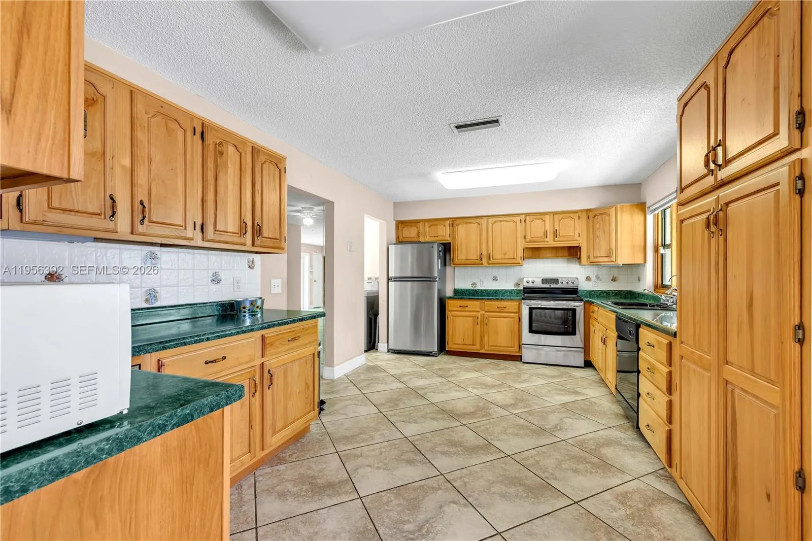 1102 Nw 89th Ter, Pembroke Pines, Florida 33024, Pembroke Pines, Florida 33024, 3 Bedrooms Bedrooms, ,2 BathroomsBathrooms,Residential,For Sale,1102 Nw 89th Ter, Pembroke Pines, Florida 33024,A11956392