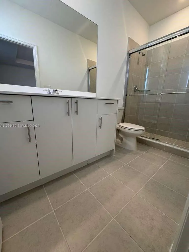 Master Bathroom 2 Sinks