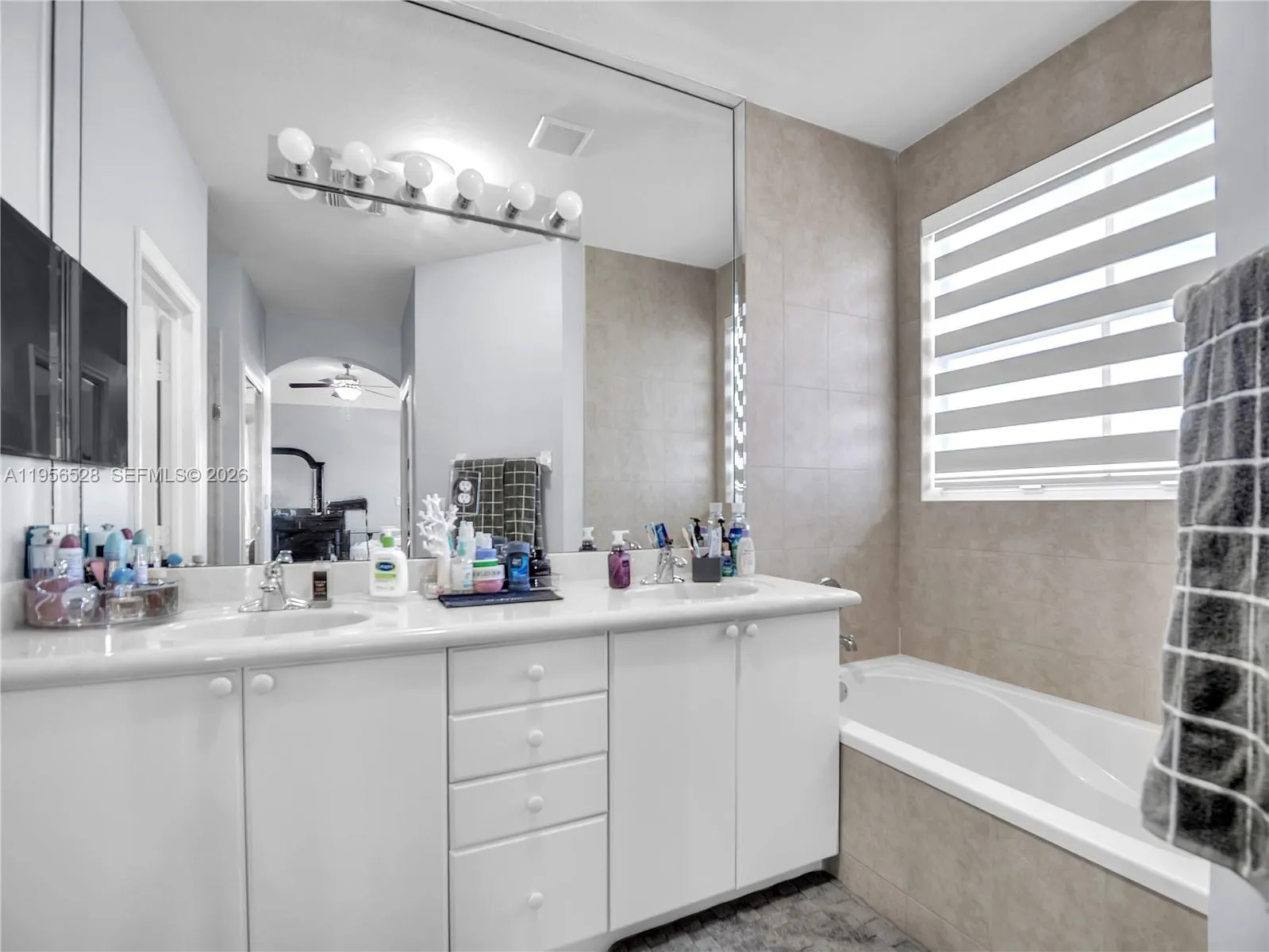 15541 Sw 21st Ter, Miami, Florida 33185, Miami, Florida 33185, 4 Bedrooms Bedrooms, ,2 BathroomsBathrooms,Residential,For Sale,15541 Sw 21st Ter, Miami, Florida 33185,A11956528