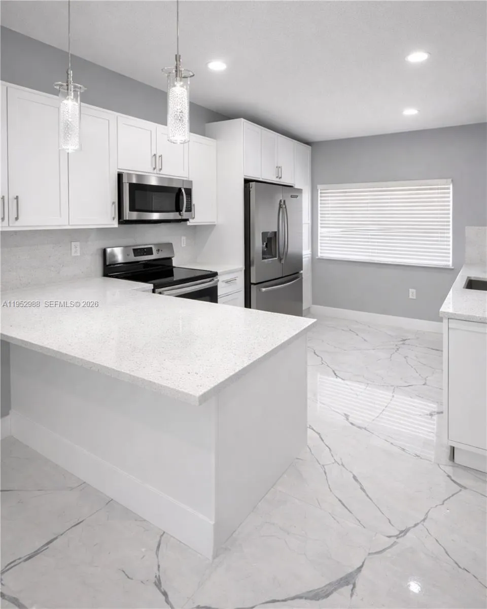 7925 W 29th Way 201, Hialeah, Florida 33018, Hialeah, Florida 33018, 2 Bedrooms Bedrooms, ,2 BathroomsBathrooms,Residential Lease,For Rent,7925 W 29th Way 201, Hialeah, Florida 33018,A11952988