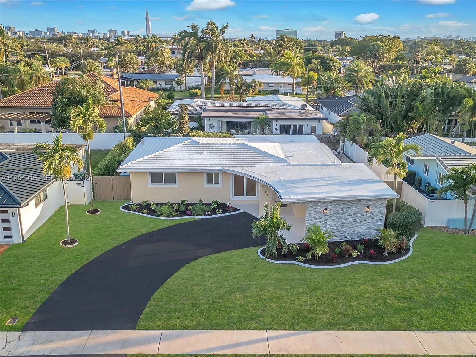 2144 Ne 61st Ct, Fort Lauderdale, Florida 33308, Fort Lauderdale, Florida 33308, 4 Bedrooms Bedrooms, ,2 BathroomsBathrooms,Residential,For Sale,2144 Ne 61st Ct, Fort Lauderdale, Florida 33308,A11954916