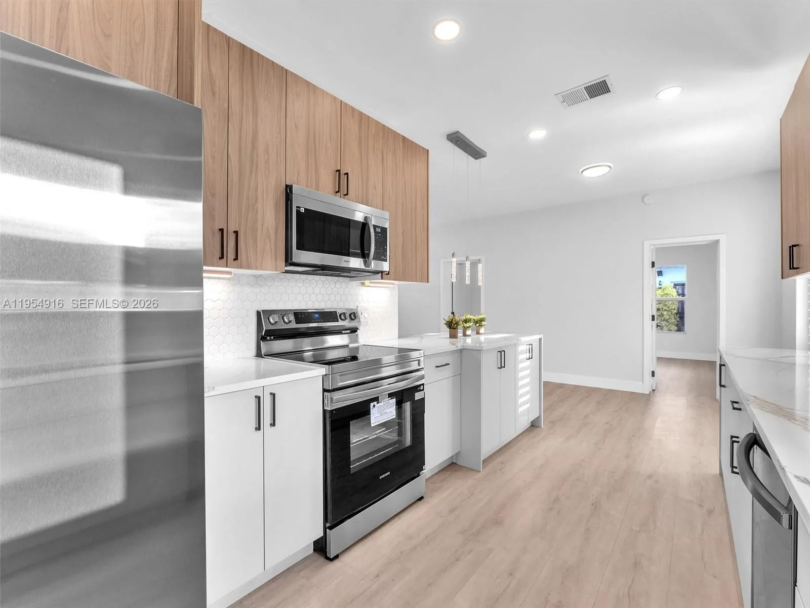 2144 Ne 61st Ct, Fort Lauderdale, Florida 33308, Fort Lauderdale, Florida 33308, 4 Bedrooms Bedrooms, ,2 BathroomsBathrooms,Residential,For Sale,2144 Ne 61st Ct, Fort Lauderdale, Florida 33308,A11954916