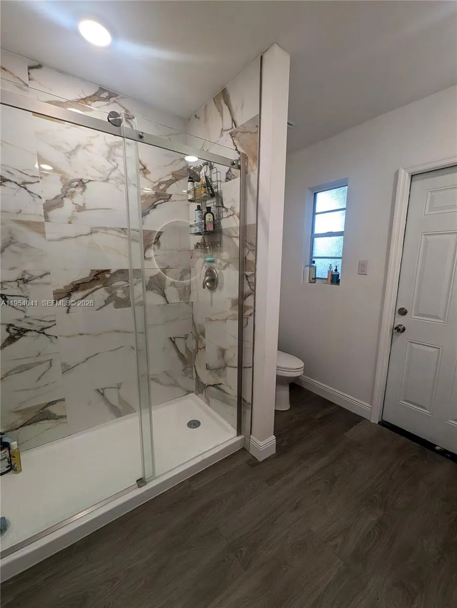 220 Se 1st St, Dania Beach, Florida 33004, Dania Beach, Florida 33004, 5 Bedrooms Bedrooms, ,4 BathroomsBathrooms,Residential Lease,For Rent,220 Se 1st St, Dania Beach, Florida 33004,A11954041