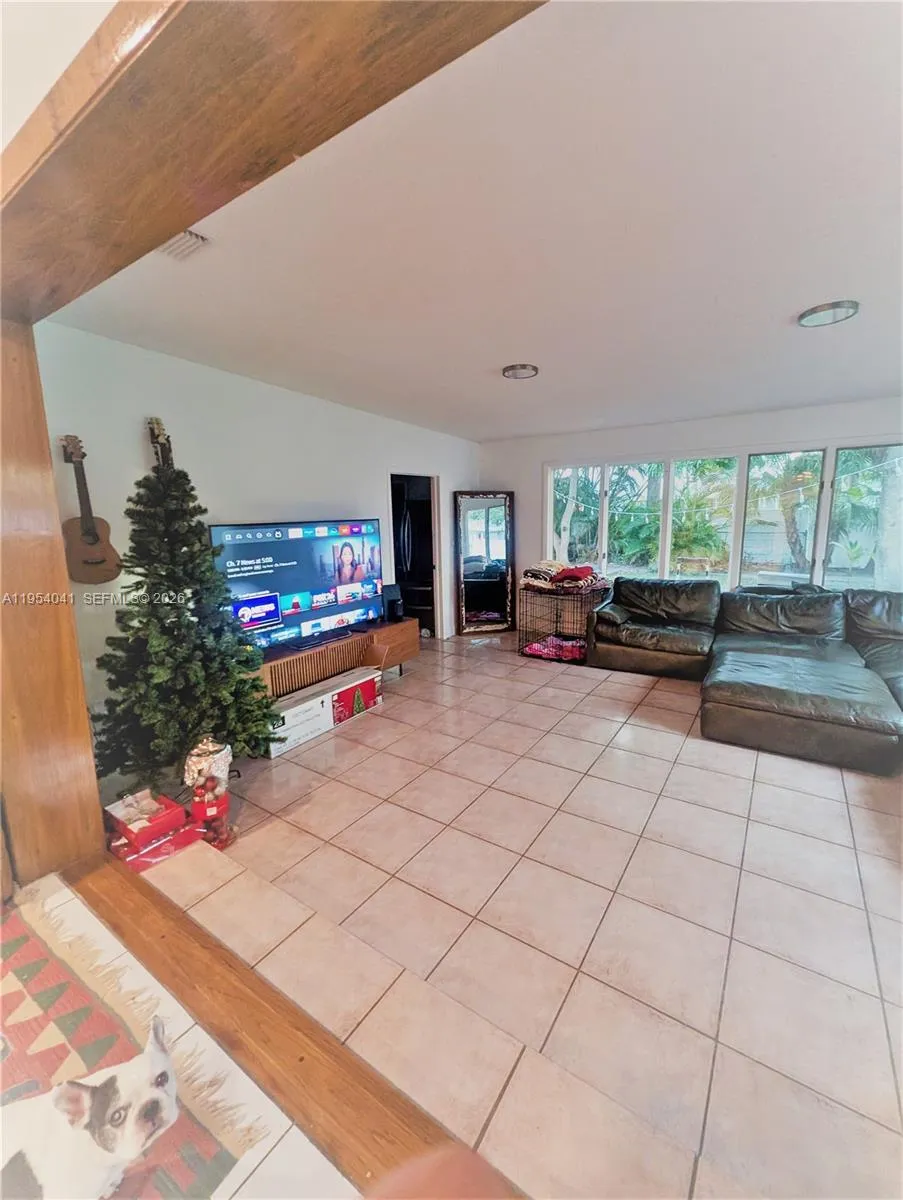 220 Se 1st St, Dania Beach, Florida 33004, Dania Beach, Florida 33004, 5 Bedrooms Bedrooms, ,4 BathroomsBathrooms,Residential Lease,For Rent,220 Se 1st St, Dania Beach, Florida 33004,A11954041