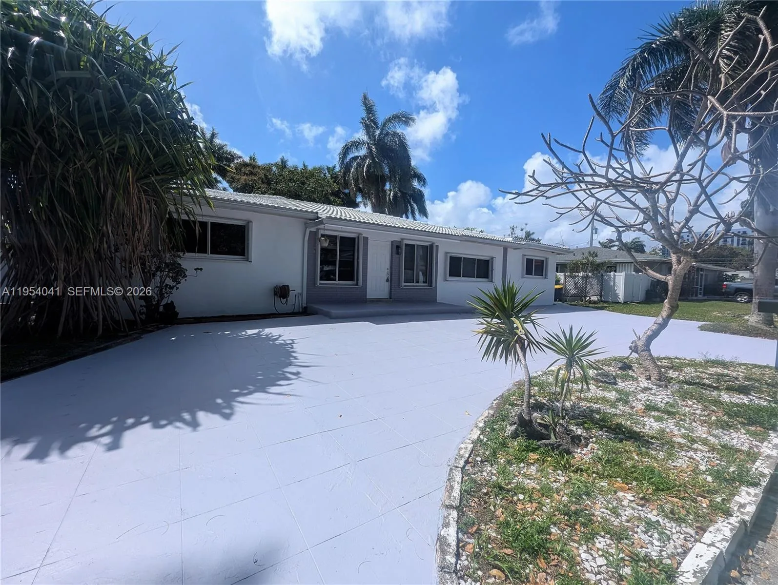 220 Se 1st St, Dania Beach, Florida 33004, Dania Beach, Florida 33004, 5 Bedrooms Bedrooms, ,4 BathroomsBathrooms,Residential Lease,For Rent,220 Se 1st St, Dania Beach, Florida 33004,A11954041