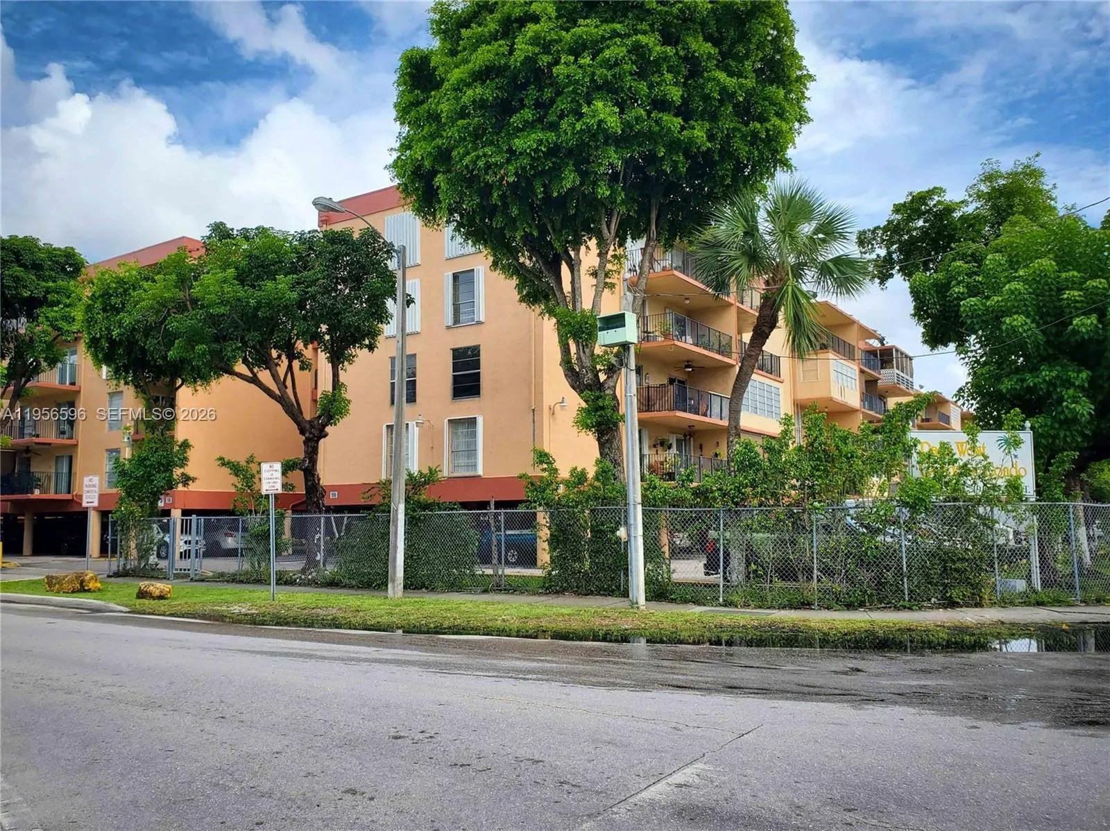 1990 W 56th St 1216, Hialeah, Florida 33012, Hialeah, Florida 33012, 1 Bedroom Bedrooms, ,1 BathroomBathrooms,Residential Lease,For Rent,1990 W 56th St 1216, Hialeah, Florida 33012,A11956596