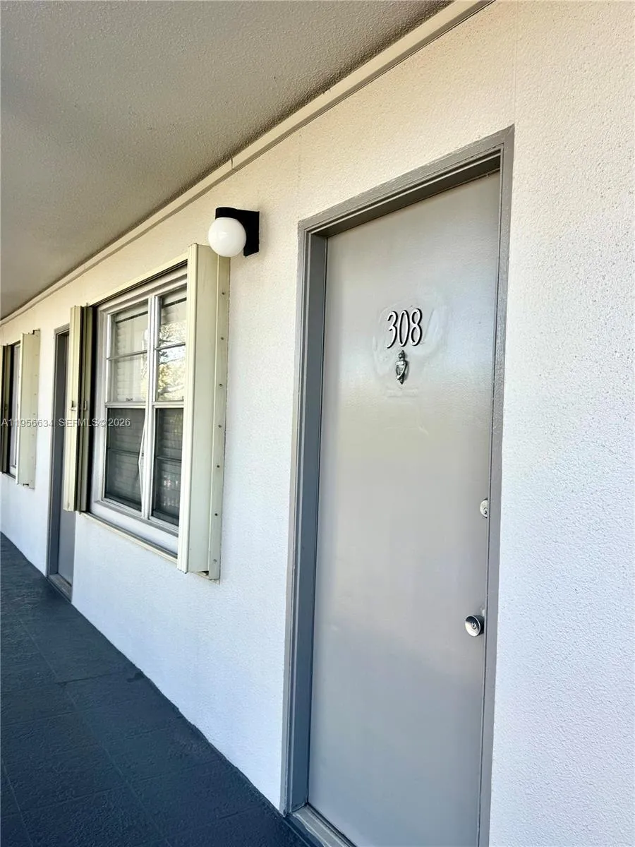 13250 Sw 4th Ct 308g, Pembroke Pines, Florida 3302, Pembroke Pines, Florida 33027, 1 Bedroom Bedrooms, ,1 BathroomBathrooms,Residential,For Sale,13250 Sw 4th Ct 308g, Pembroke Pines, Florida 3302,A11956634