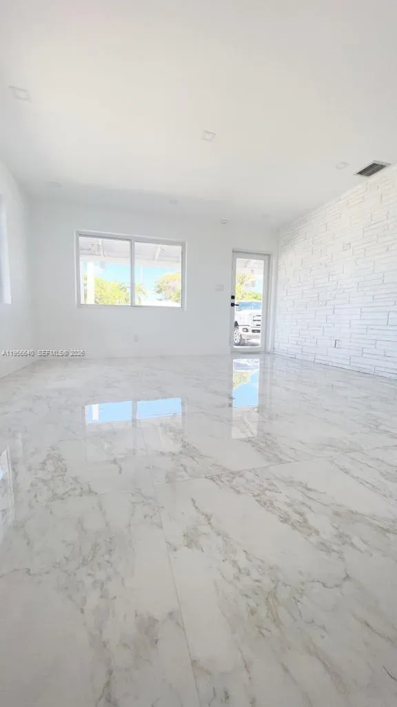 1013 Nw 1st Ave, Hallandale Beach, Florida 33009, Hallandale Beach, Florida 33009, ,Residential Income,For Sale,1013 Nw 1st Ave, Hallandale Beach, Florida 33009,A11956640