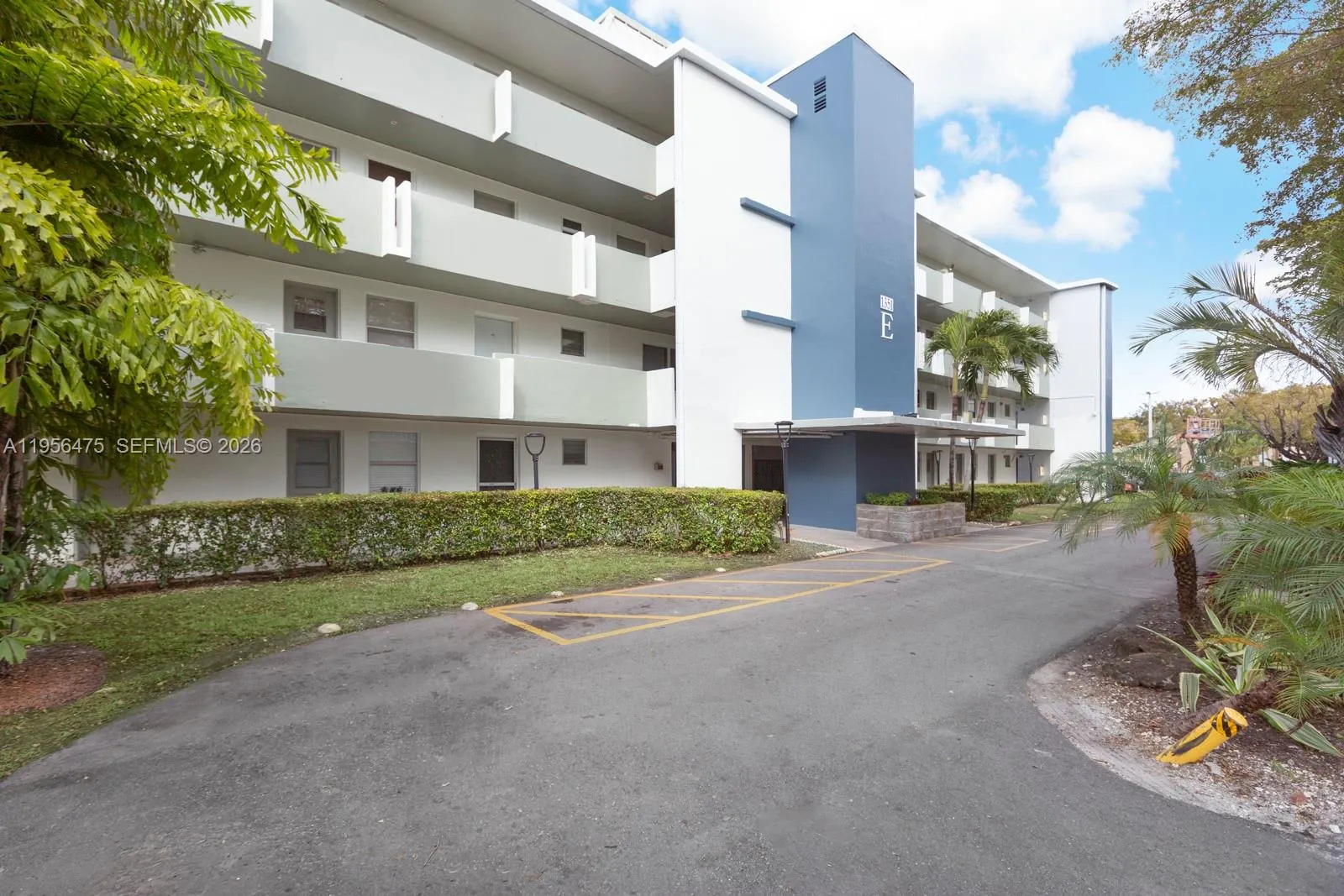 1351 Ne 191 St E 106, Miami, Florida 33179, Miami, Florida 33179, 1 Bedroom Bedrooms, ,1 BathroomBathrooms,Residential Lease,For Rent,1351 Ne 191 St E 106, Miami, Florida 33179,A11956475