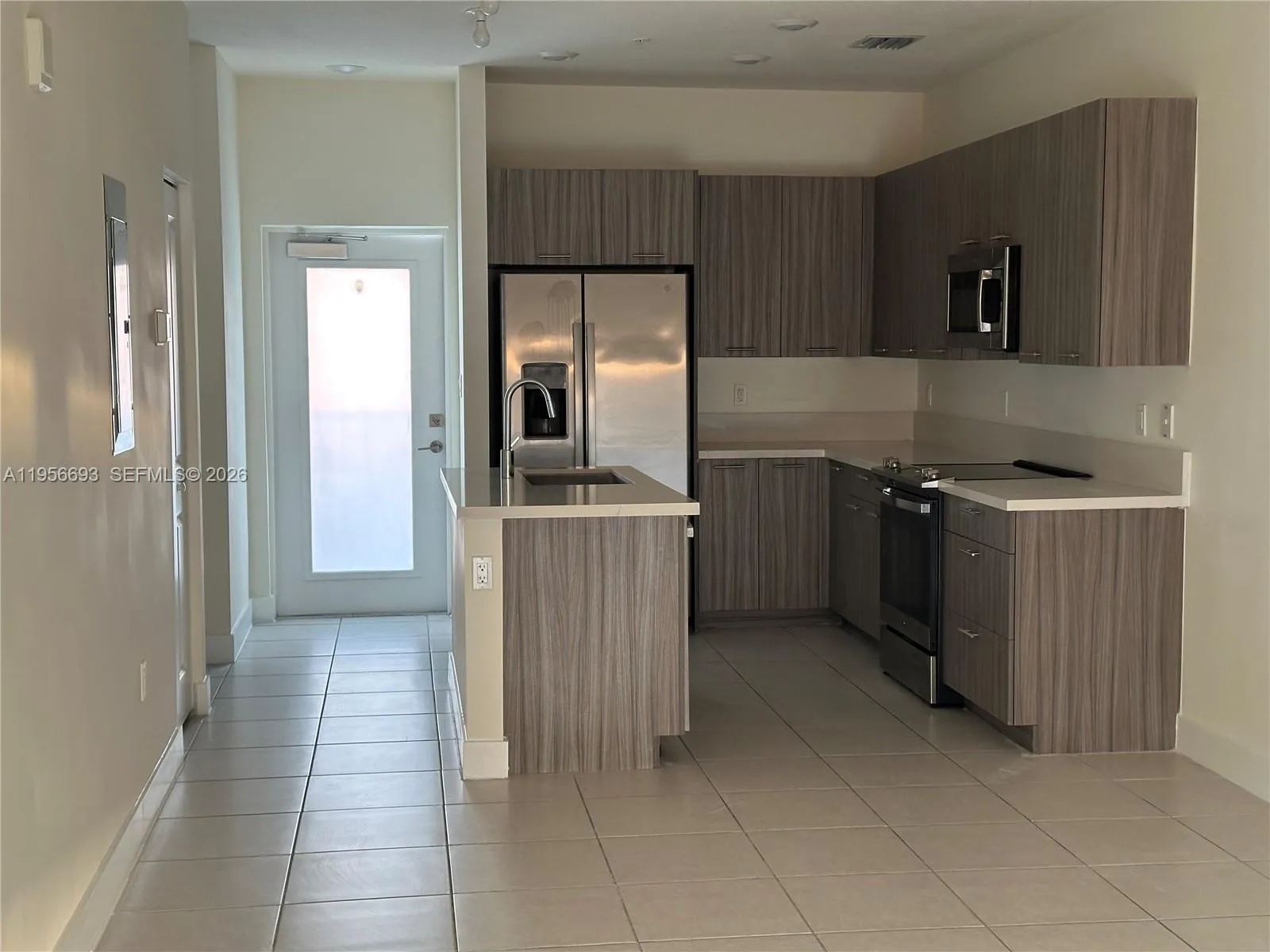 8265 Nw 41 St 402, Doral, Florida 33166, Doral, Florida 33166, 1 Bedroom Bedrooms, ,1 BathroomBathrooms,Residential,For Sale,8265 Nw 41 St 402, Doral, Florida 33166,A11956693