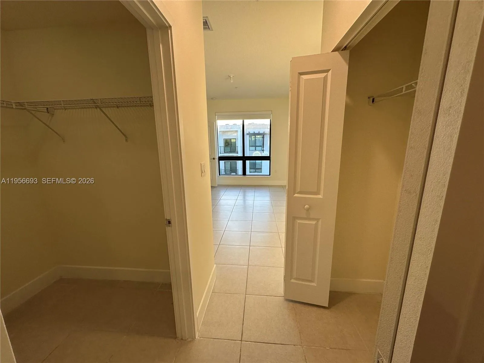 8265 Nw 41 St 402, Doral, Florida 33166, Doral, Florida 33166, 1 Bedroom Bedrooms, ,1 BathroomBathrooms,Residential,For Sale,8265 Nw 41 St 402, Doral, Florida 33166,A11956693