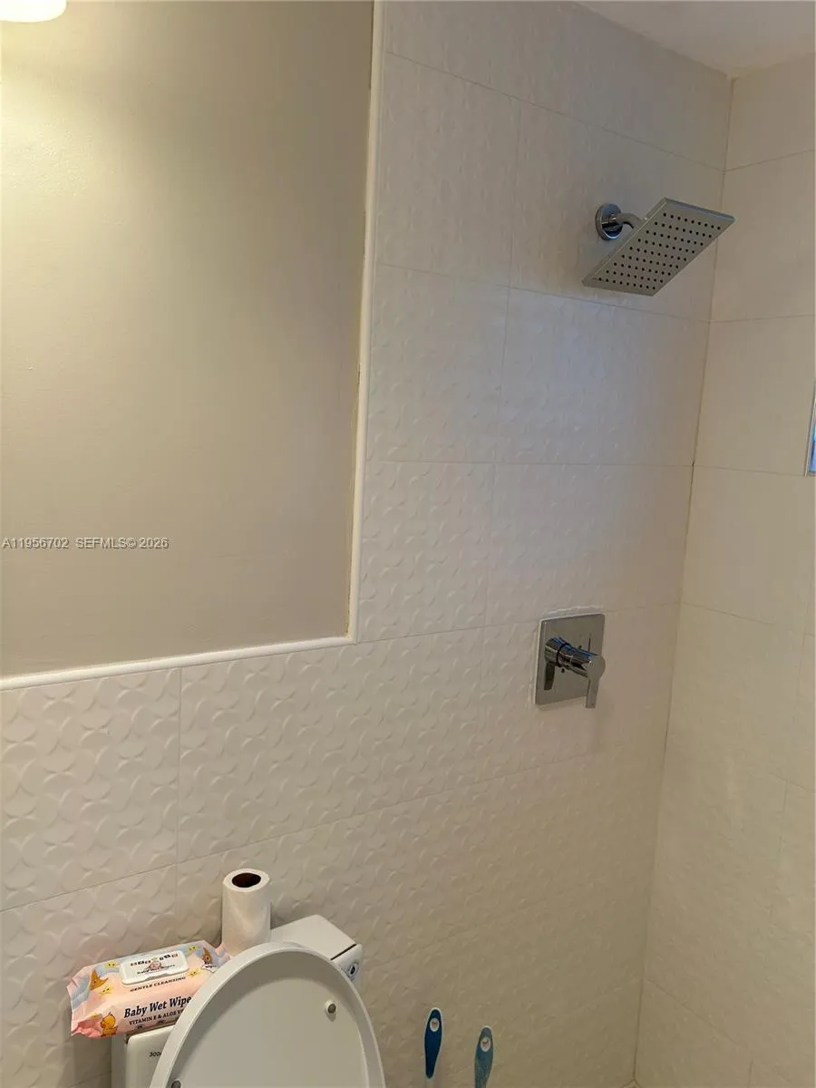 270 Ne 191st St 101, Miami, Florida 33179, Miami, Florida 33179, 2 Bedrooms Bedrooms, ,2 BathroomsBathrooms,Residential Lease,For Rent,270 Ne 191st St 101, Miami, Florida 33179,A11956702