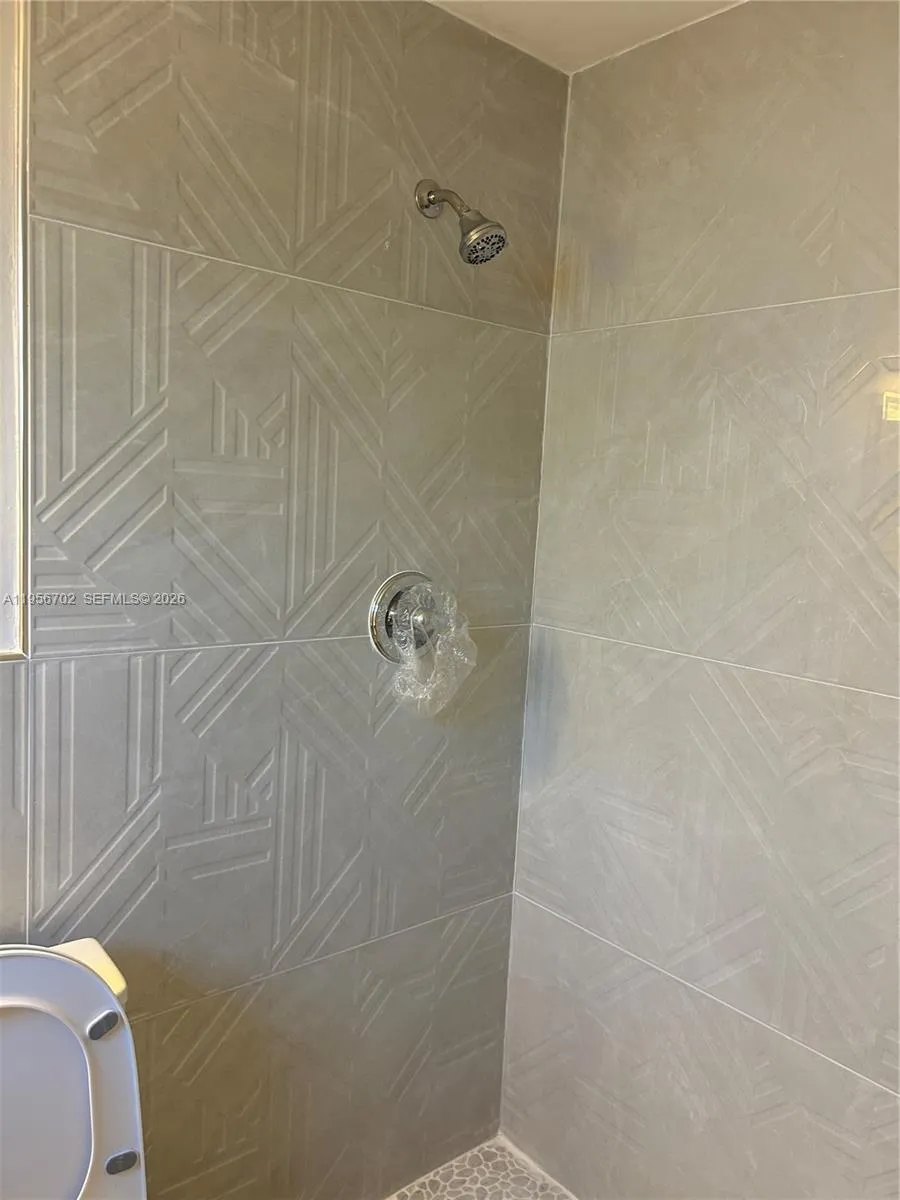 270 Ne 191st St 101, Miami, Florida 33179, Miami, Florida 33179, 2 Bedrooms Bedrooms, ,2 BathroomsBathrooms,Residential Lease,For Rent,270 Ne 191st St 101, Miami, Florida 33179,A11956702