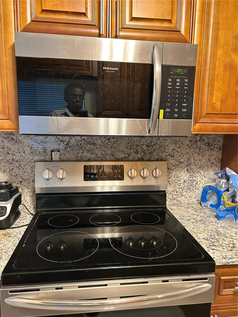 270 Ne 191st St 101, Miami, Florida 33179, Miami, Florida 33179, 2 Bedrooms Bedrooms, ,2 BathroomsBathrooms,Residential Lease,For Rent,270 Ne 191st St 101, Miami, Florida 33179,A11956702