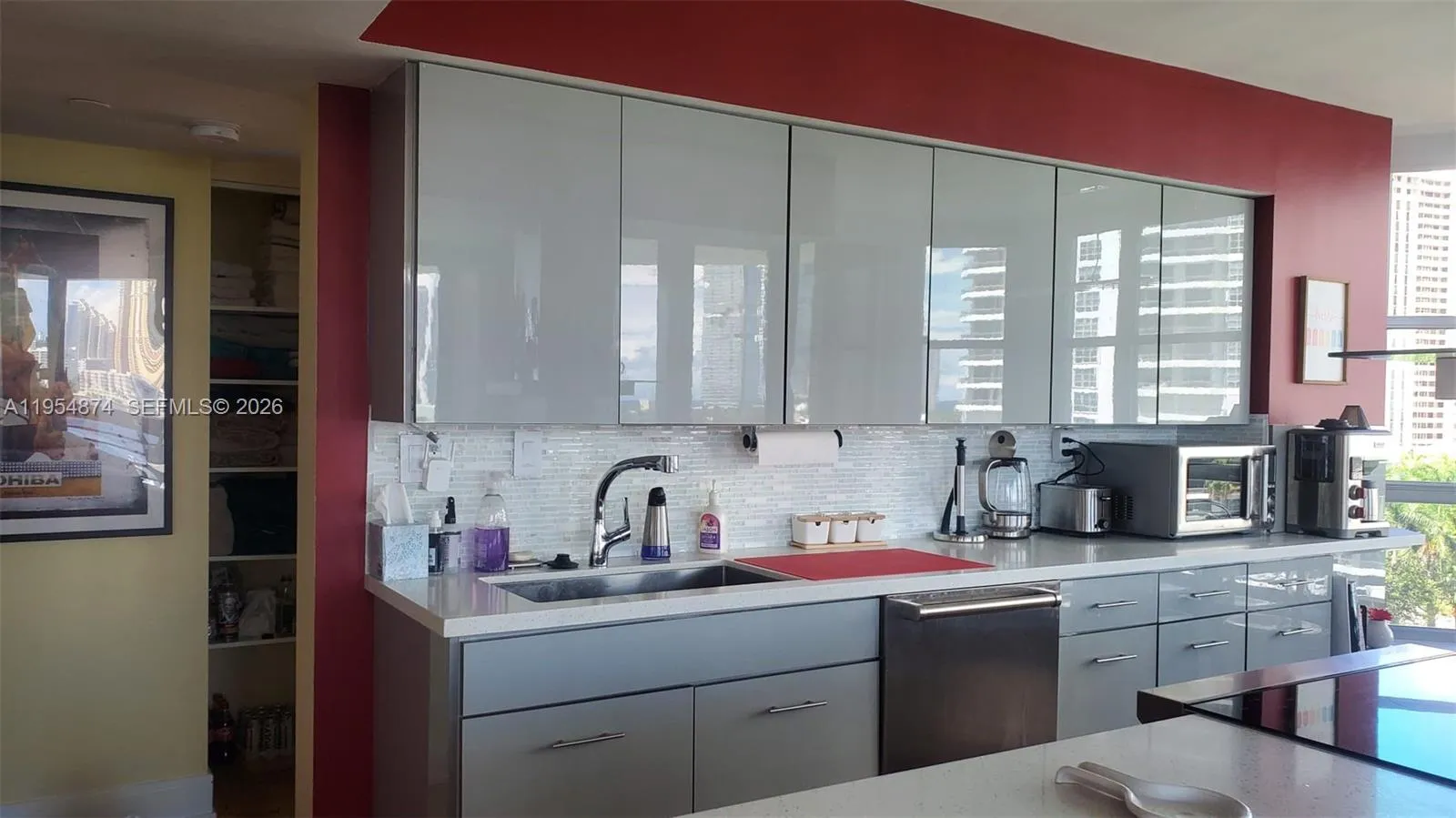 Aventura, Florida 33180, 2 Bedrooms Bedrooms, ,2 BathroomsBathrooms,Residential,For Sale,A11954874