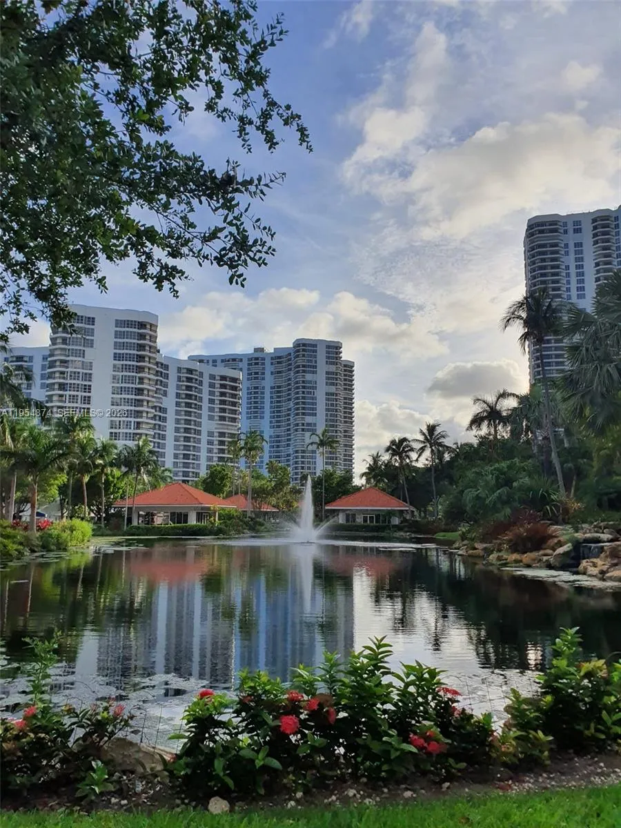 Aventura, Florida 33180, 2 Bedrooms Bedrooms, ,2 BathroomsBathrooms,Residential,For Sale,A11954874