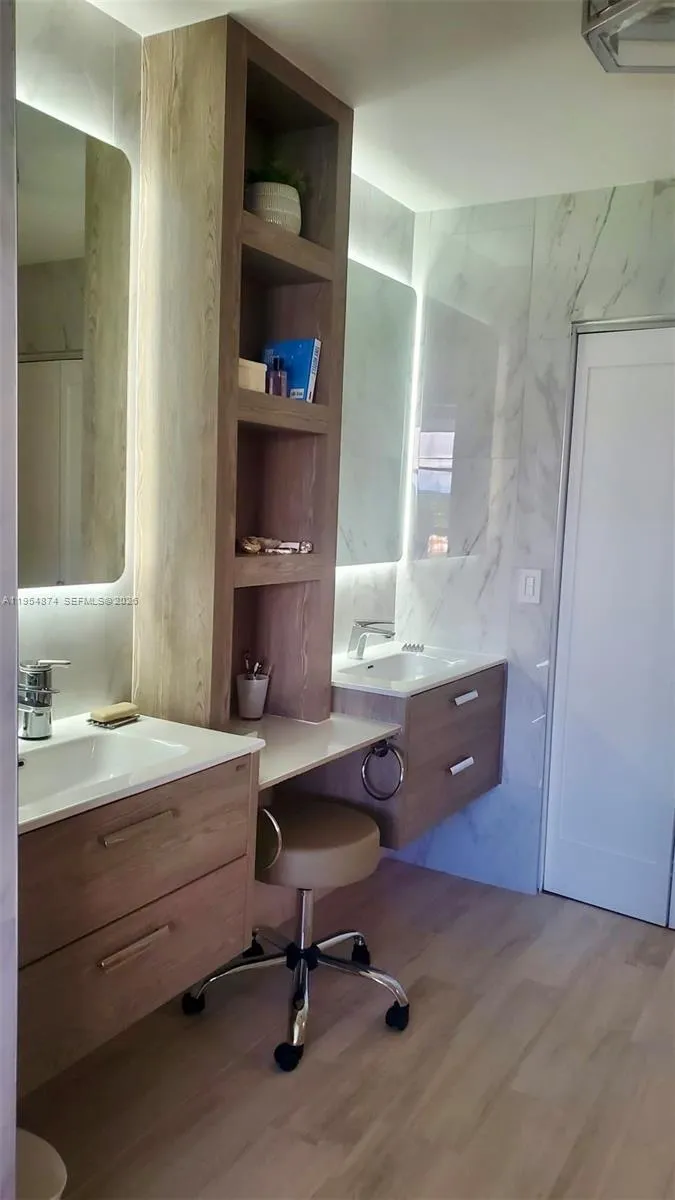 Aventura, Florida 33180, 2 Bedrooms Bedrooms, ,2 BathroomsBathrooms,Residential,For Sale,A11954874