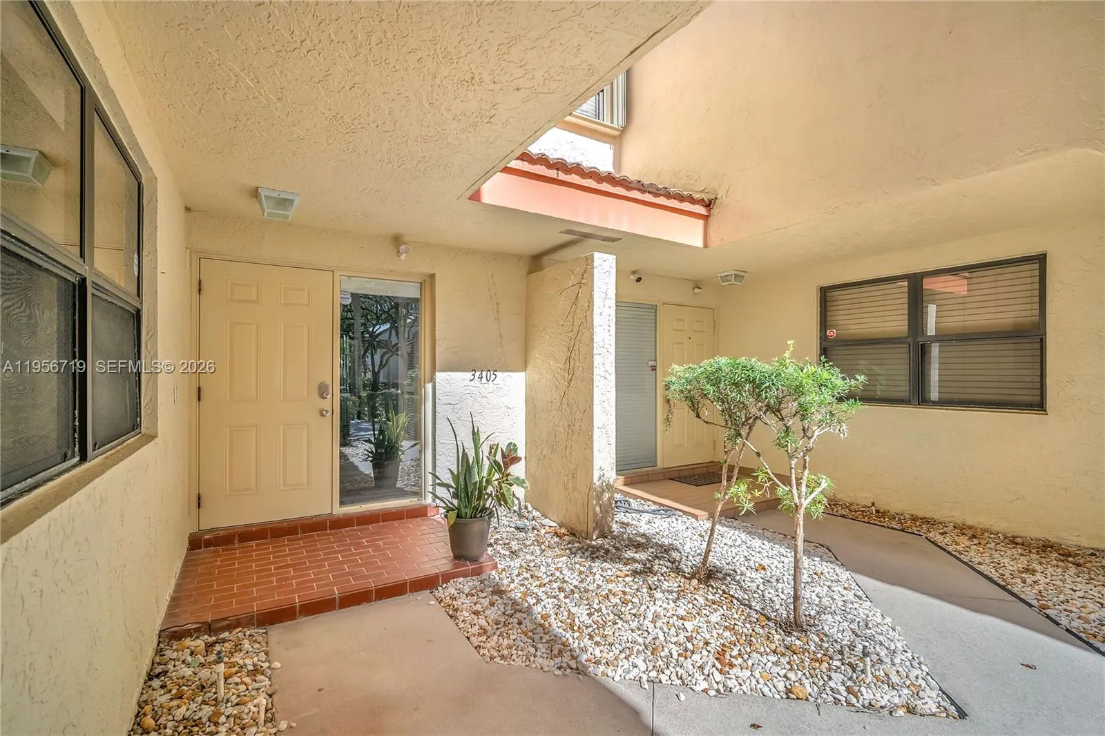 3405 Emerald Oaks Dr 207, Hollywood, Florida 33021, Hollywood, Florida 33021, 2 Bedrooms Bedrooms, ,2 BathroomsBathrooms,Residential,For Sale,3405 Emerald Oaks Dr 207, Hollywood, Florida 33021,A11956719