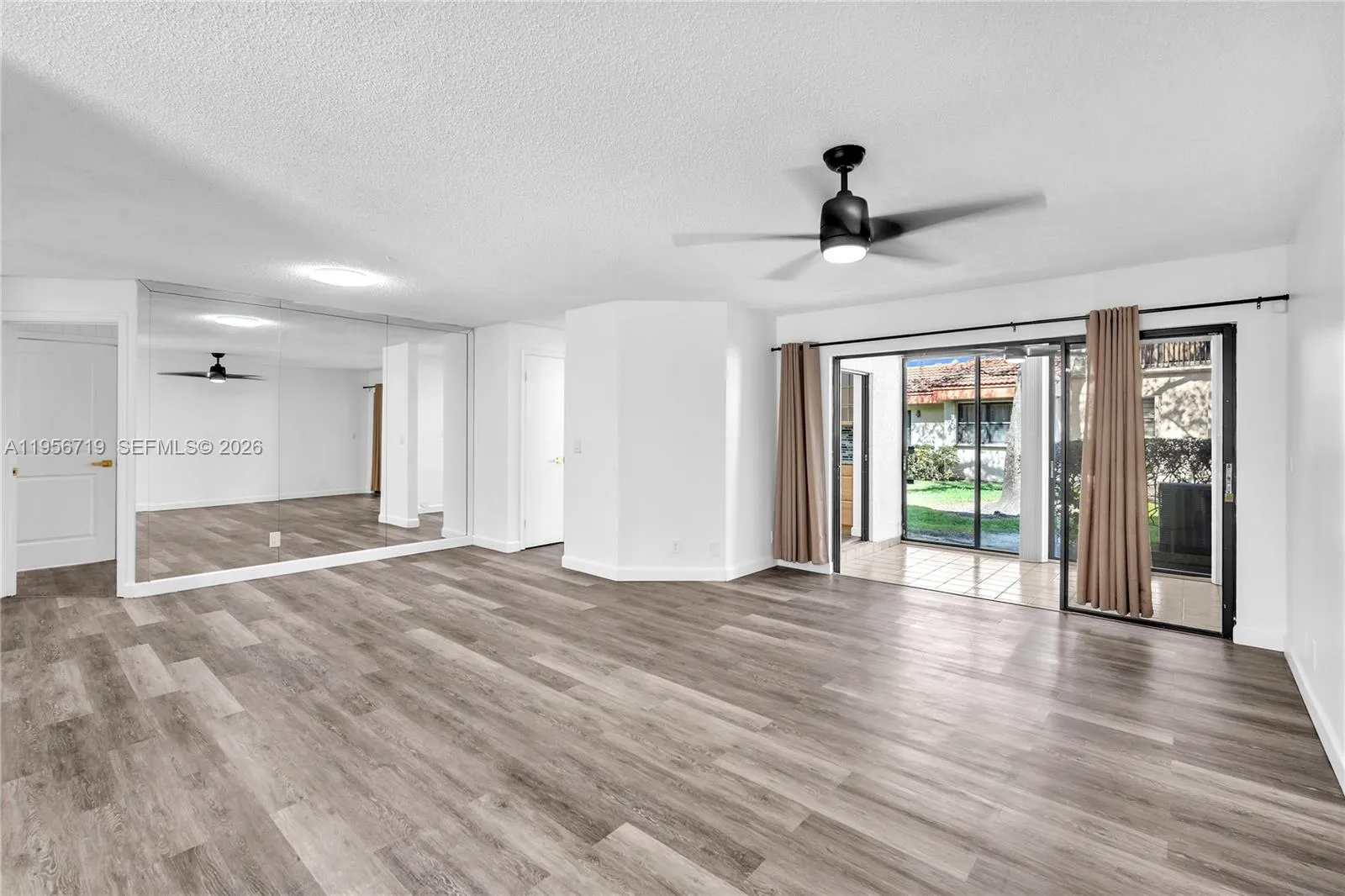3405 Emerald Oaks Dr 207, Hollywood, Florida 33021, Hollywood, Florida 33021, 2 Bedrooms Bedrooms, ,2 BathroomsBathrooms,Residential,For Sale,3405 Emerald Oaks Dr 207, Hollywood, Florida 33021,A11956719