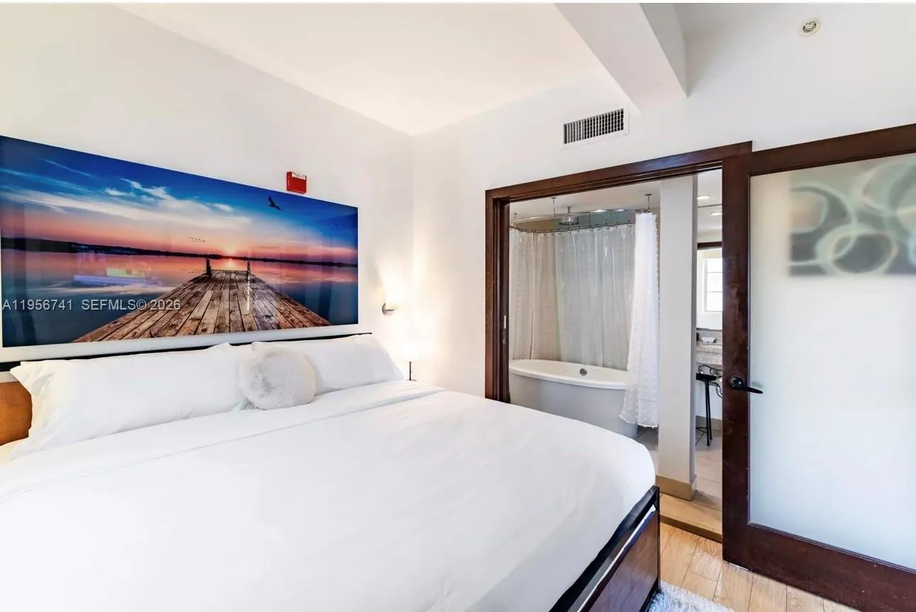 1036 Ocean Dr B201, Miami Beach, Florida 33139, Miami Beach, Florida 33139, 2 Bedrooms Bedrooms, ,2 BathroomsBathrooms,Residential,For Sale,1036 Ocean Dr B201, Miami Beach, Florida 33139,A11956741