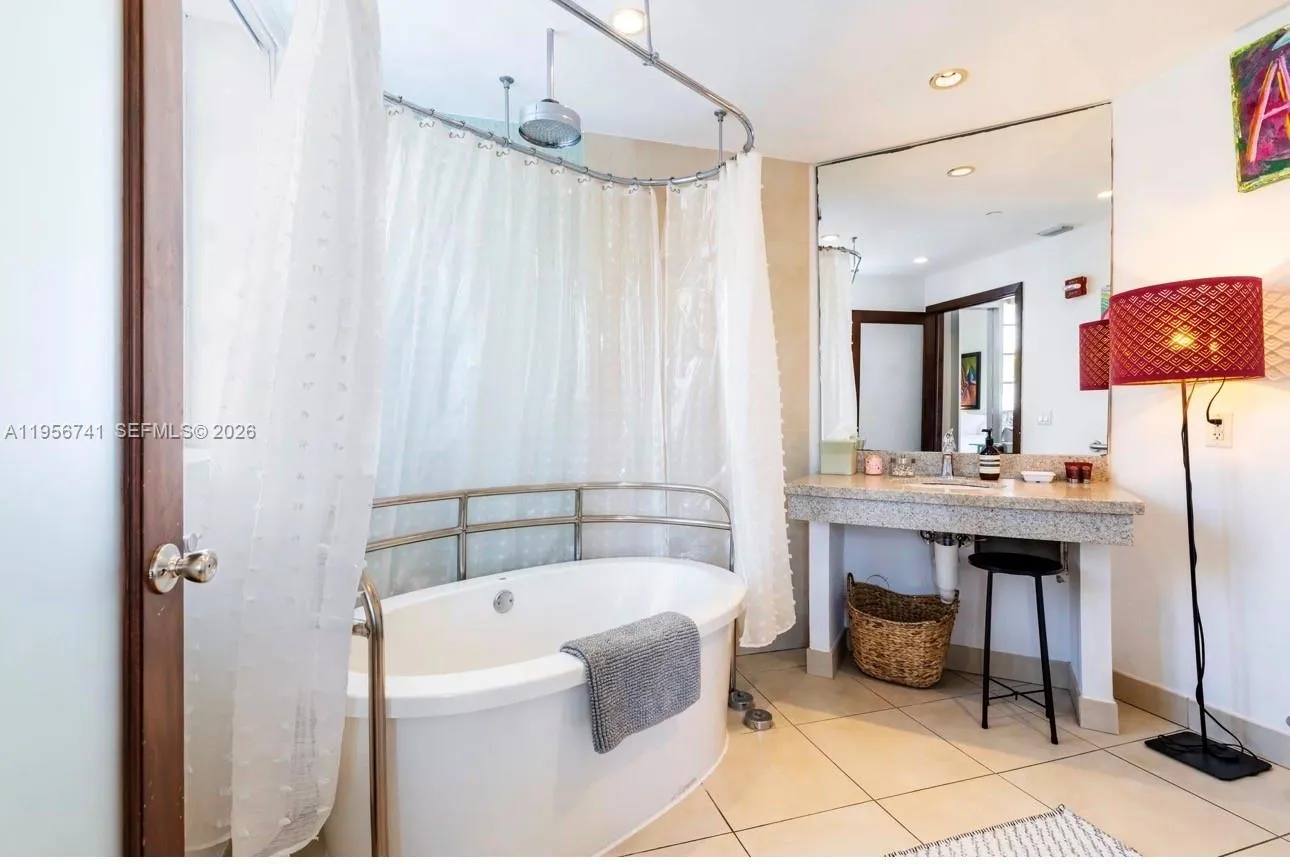 1036 Ocean Dr B201, Miami Beach, Florida 33139, Miami Beach, Florida 33139, 2 Bedrooms Bedrooms, ,2 BathroomsBathrooms,Residential,For Sale,1036 Ocean Dr B201, Miami Beach, Florida 33139,A11956741