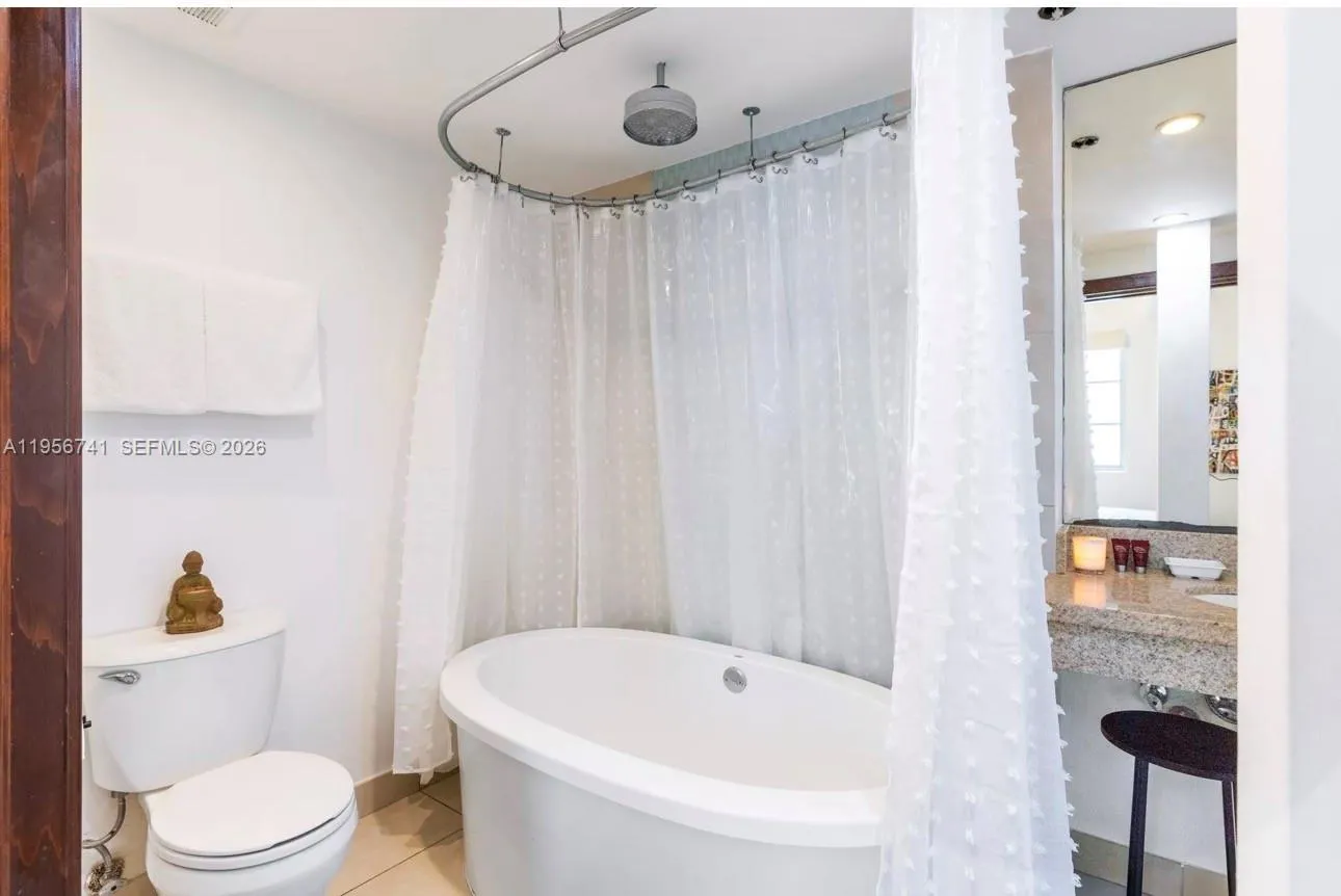 1036 Ocean Dr B201, Miami Beach, Florida 33139, Miami Beach, Florida 33139, 2 Bedrooms Bedrooms, ,2 BathroomsBathrooms,Residential,For Sale,1036 Ocean Dr B201, Miami Beach, Florida 33139,A11956741