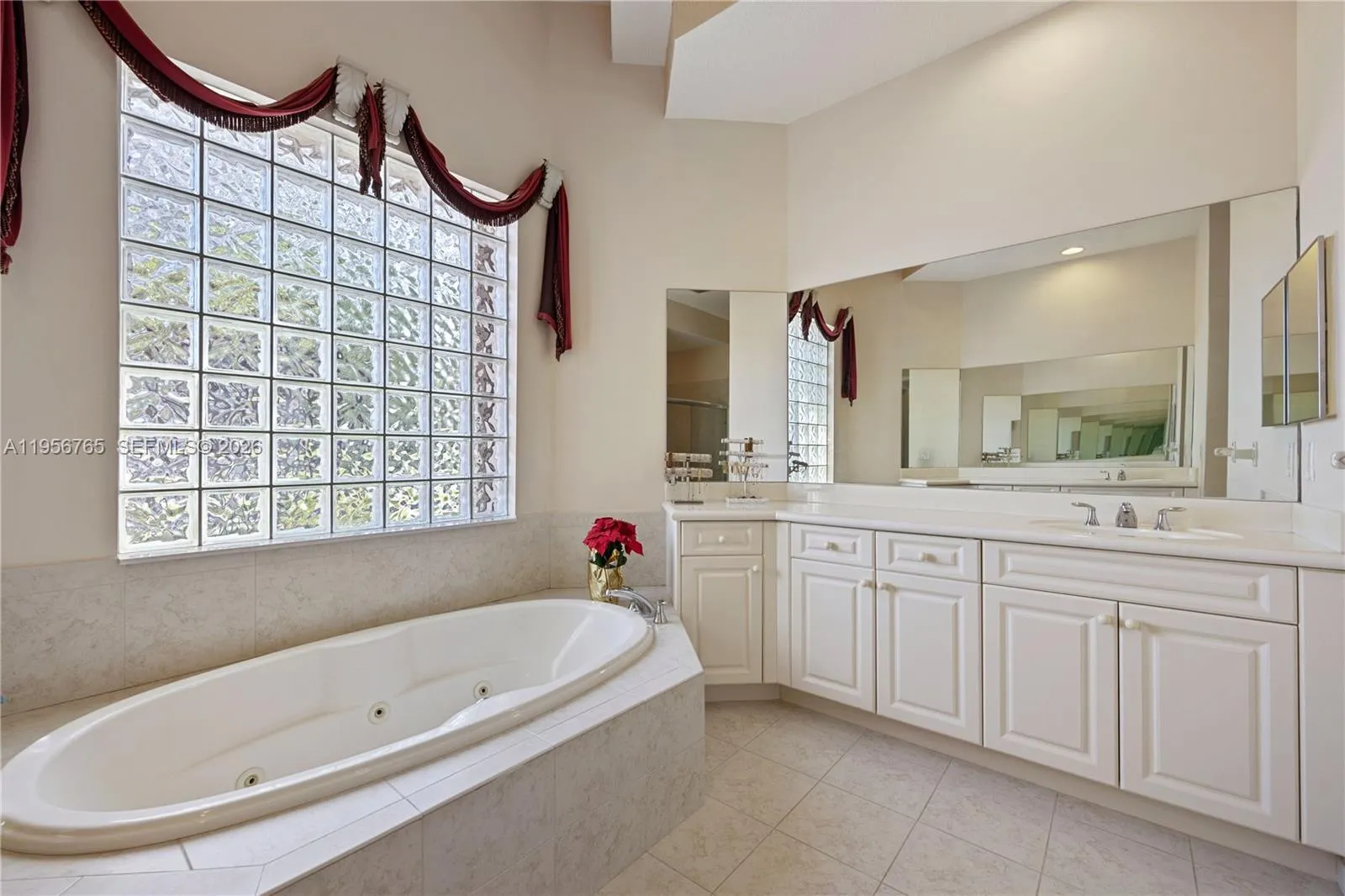 109 Sw 128th Ave, Plantation, Florida 33325, Plantation, Florida 33325, 5 Bedrooms Bedrooms, ,3 BathroomsBathrooms,Residential Lease,For Rent,109 Sw 128th Ave, Plantation, Florida 33325,A11956765