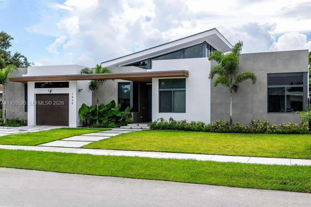 1830 Ne 193rd St, Miami, Florida 33179, Miami, Florida 33179, 6 Bedrooms Bedrooms, ,5 BathroomsBathrooms,Residential Lease,For Rent,1830 Ne 193rd St, Miami, Florida 33179,A11955520