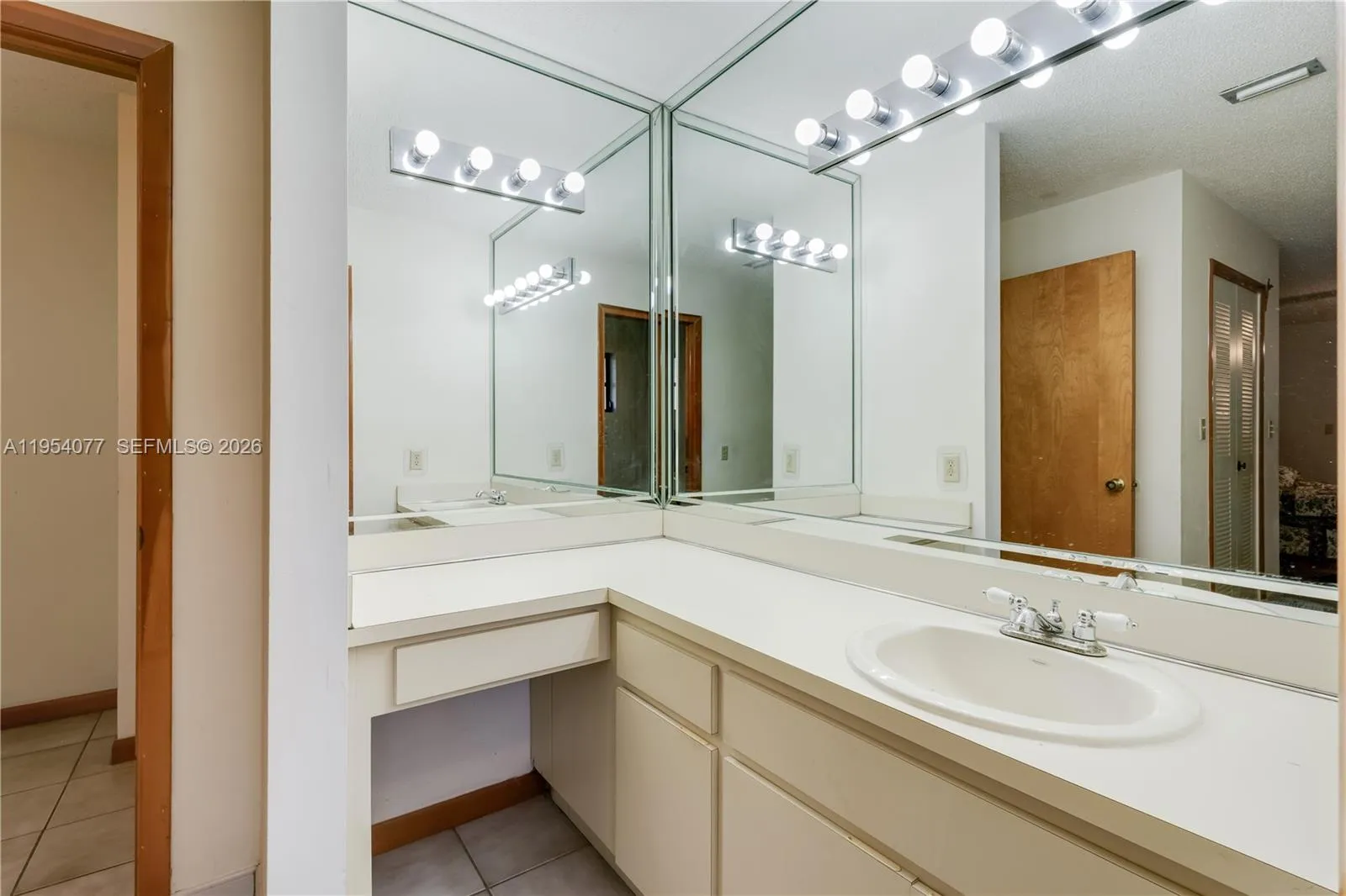 3895 Sw 68th Ave, Miami, Florida 33155, Miami, Florida 33155, 3 Bedrooms Bedrooms, ,2 BathroomsBathrooms,Residential,For Sale,3895 Sw 68th Ave, Miami, Florida 33155,A11954077