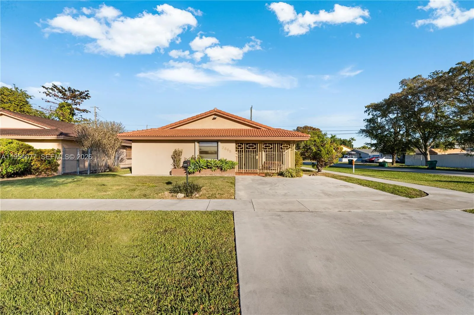 3895 Sw 68th Ave, Miami, Florida 33155, Miami, Florida 33155, 3 Bedrooms Bedrooms, ,2 BathroomsBathrooms,Residential,For Sale,3895 Sw 68th Ave, Miami, Florida 33155,A11954077