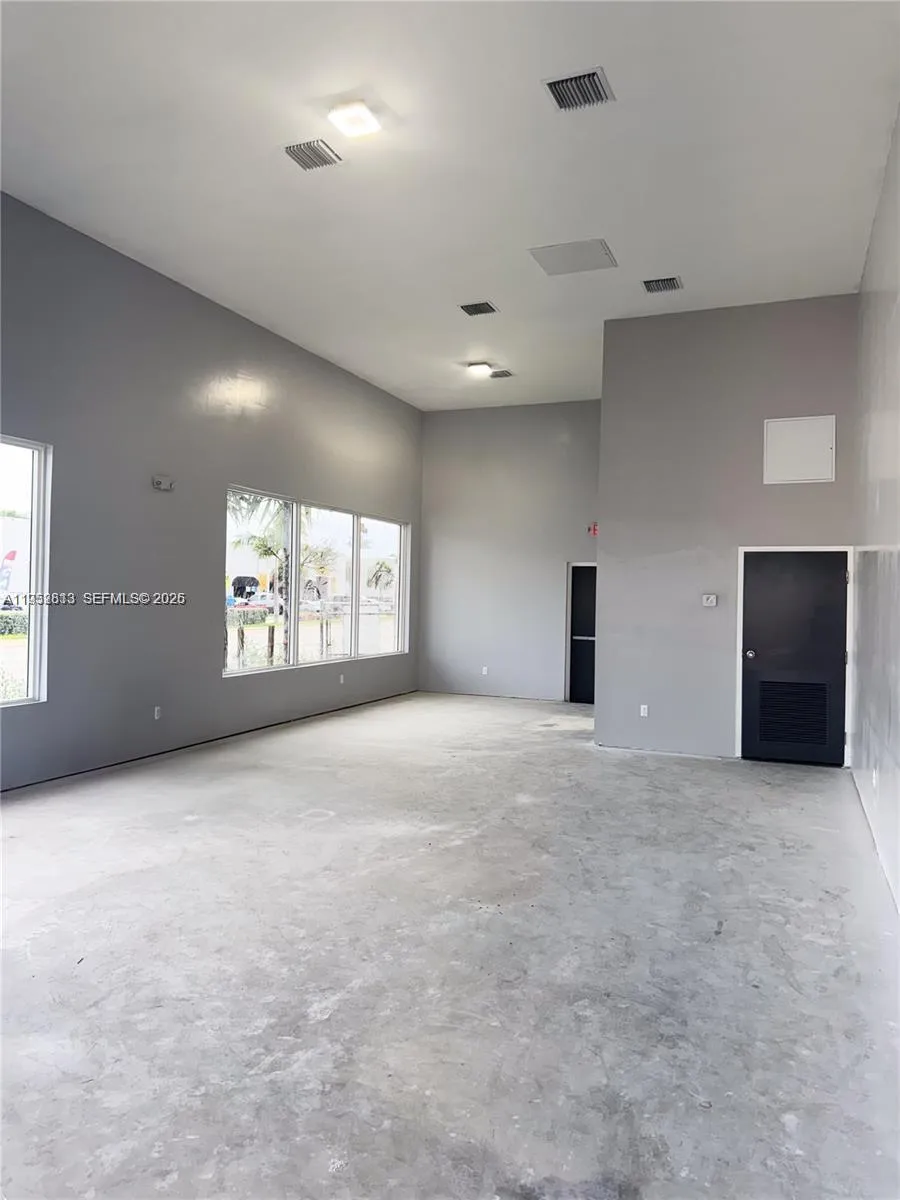 4030 Pembroke Rd, Hollywood, Florida 33021, Hollywood, Florida 33021, ,Commercial Lease,For Rent,4030 Pembroke Rd, Hollywood, Florida 33021,A11952813