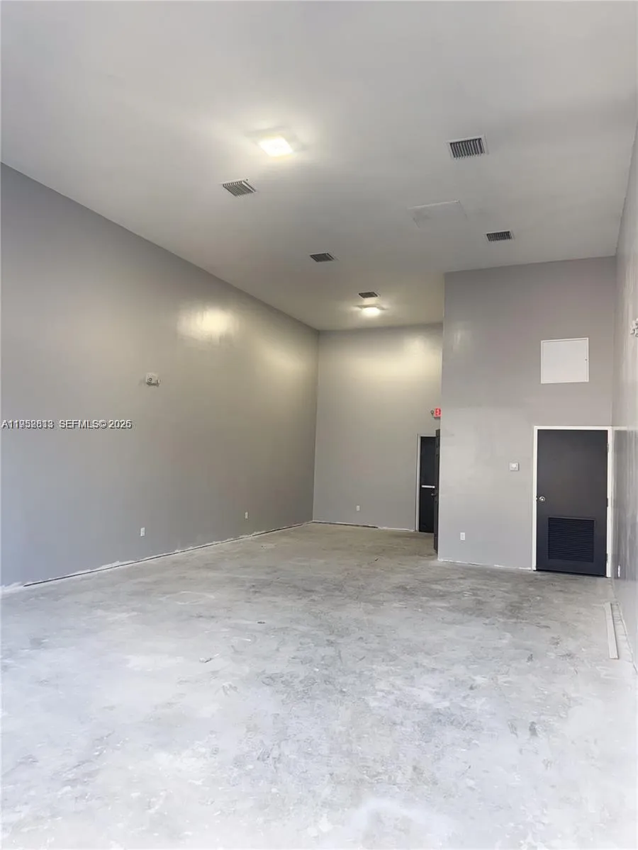 4030 Pembroke Rd, Hollywood, Florida 33021, Hollywood, Florida 33021, ,Commercial Lease,For Rent,4030 Pembroke Rd, Hollywood, Florida 33021,A11952813