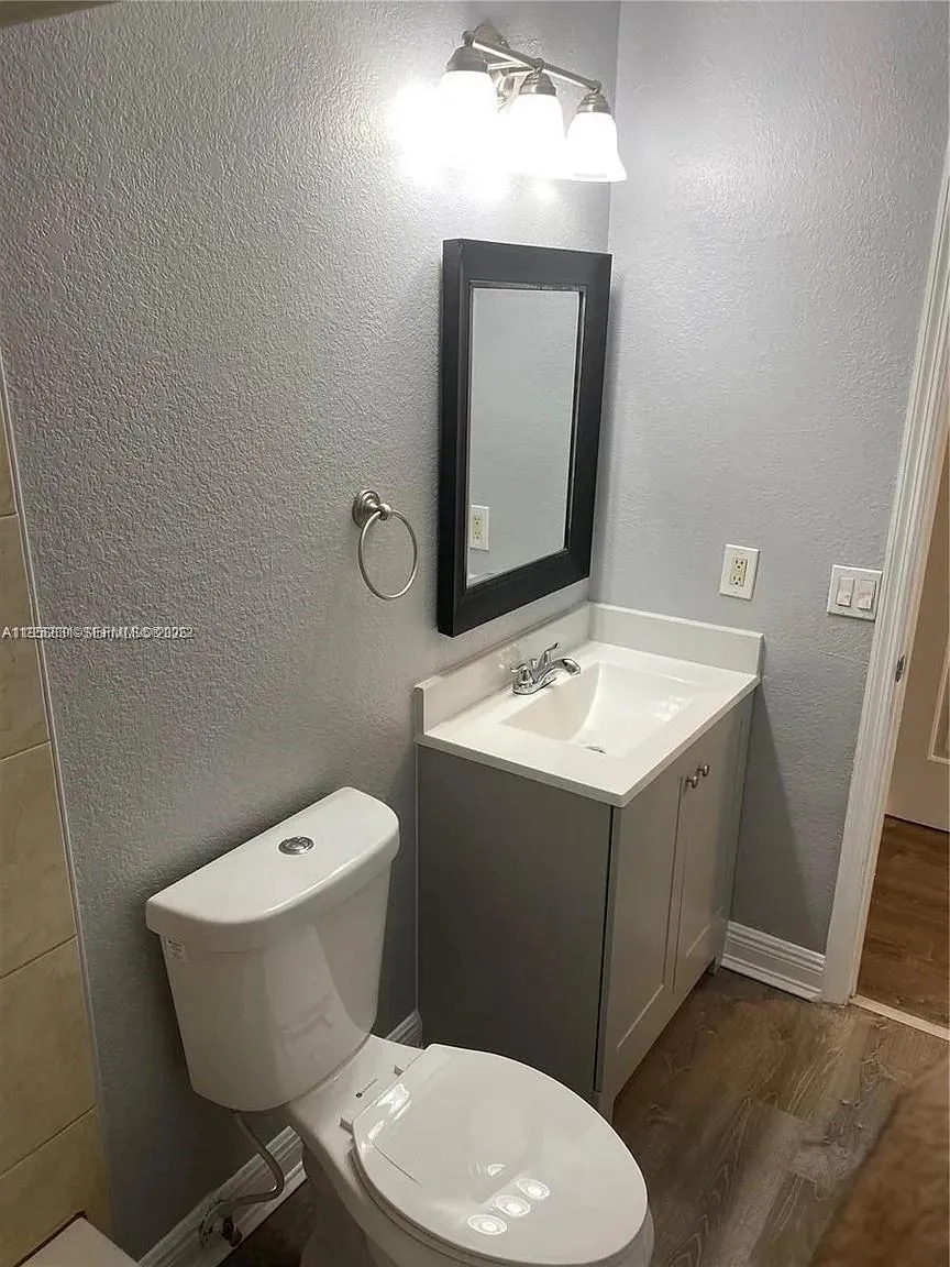 240 Se 9th Ave, Pompano Beach, Florida 33060, Pompano Beach, Florida 33060, ,Residential Income,For Sale,240 Se 9th Ave, Pompano Beach, Florida 33060,A11956831