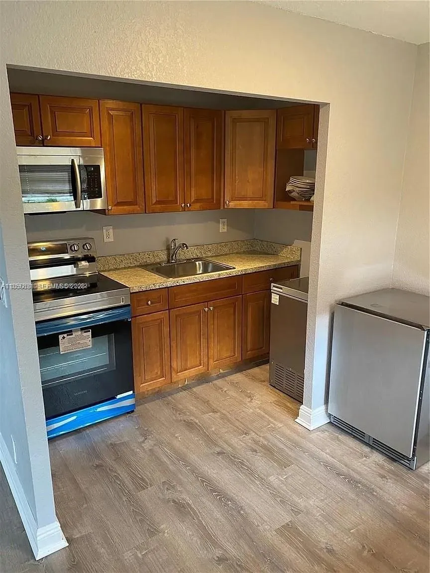 240 Se 9th Ave, Pompano Beach, Florida 33060, Pompano Beach, Florida 33060, ,Residential Income,For Sale,240 Se 9th Ave, Pompano Beach, Florida 33060,A11956831