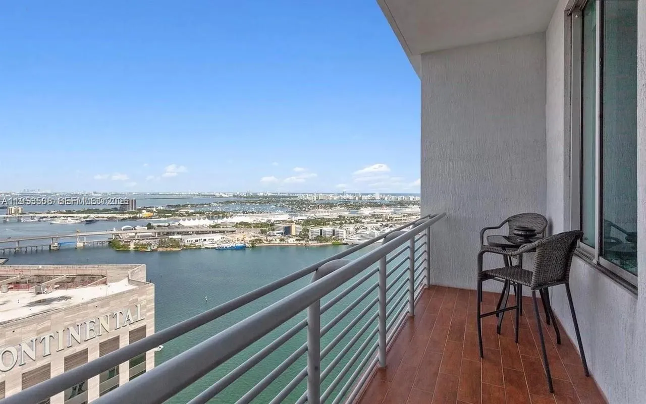 335 S Biscayne Blvd Uph02, Miami, Florida 33131, Miami, Florida 33131, 1 Bedroom Bedrooms, ,1 BathroomBathrooms,Residential Lease,For Rent,335 S Biscayne Blvd Uph02, Miami, Florida 33131,A11953506