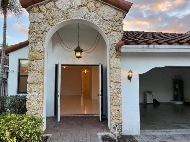 9952 Nw 10th St 9952, Miami, Florida 33172, Miami, Florida 33172, 4 Bedrooms Bedrooms, ,4 BathroomsBathrooms,Residential Lease,For Rent,9952 Nw 10th St 9952, Miami, Florida 33172,A11956914