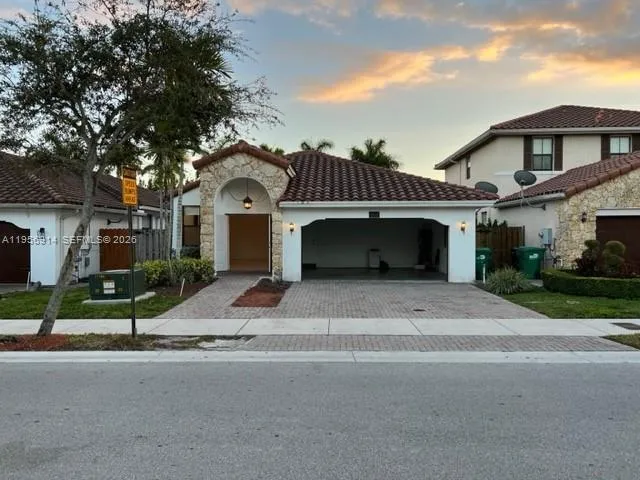 9952 Nw 10th St 9952, Miami, Florida 33172, Miami, Florida 33172, 4 Bedrooms Bedrooms, ,4 BathroomsBathrooms,Residential Lease,For Rent,9952 Nw 10th St 9952, Miami, Florida 33172,A11956914