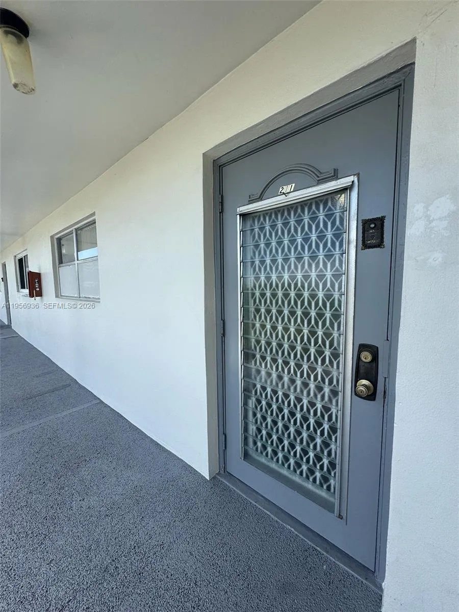 8450 Sunrise Lakes Blvd 211, Sunrise, Florida 3332, Sunrise, Florida 33322, 2 Bedrooms Bedrooms, ,2 BathroomsBathrooms,Residential Lease,For Rent,8450 Sunrise Lakes Blvd 211, Sunrise, Florida 3332,A11956936