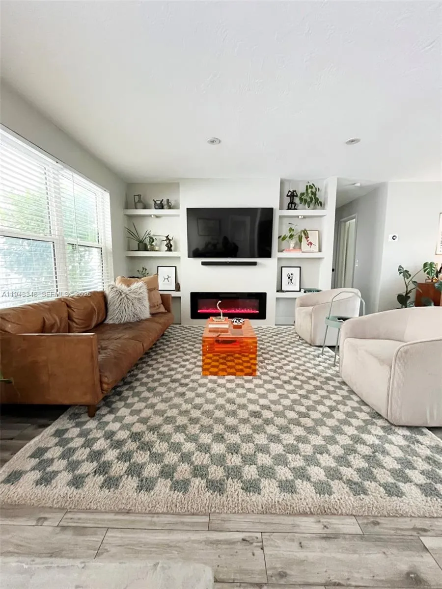 1059 Washington St, Hollywood, Florida 33019, Hollywood, Florida 33019, 2 Bedrooms Bedrooms, ,2 BathroomsBathrooms,Residential,For Sale,1059 Washington St, Hollywood, Florida 33019,A11943348