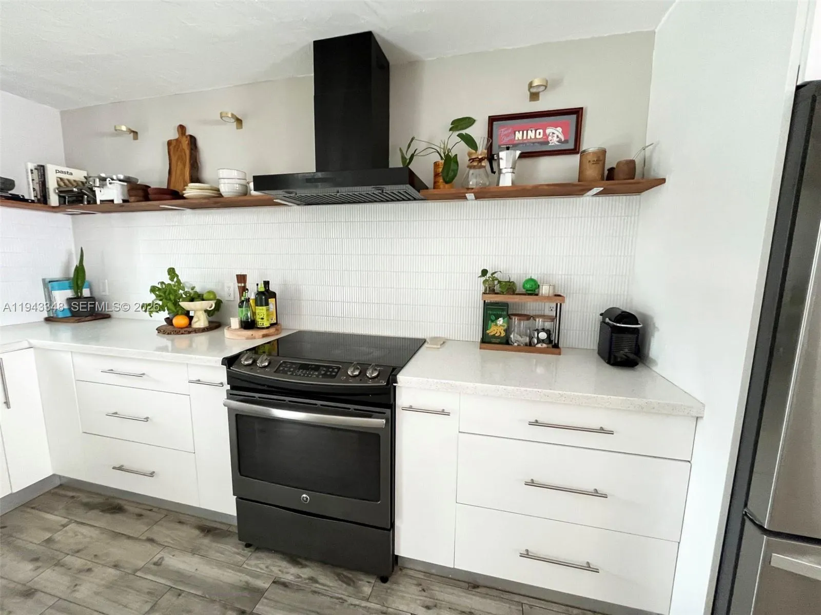 1059 Washington St, Hollywood, Florida 33019, Hollywood, Florida 33019, 2 Bedrooms Bedrooms, ,2 BathroomsBathrooms,Residential,For Sale,1059 Washington St, Hollywood, Florida 33019,A11943348