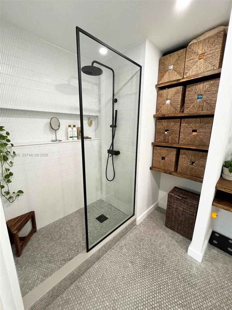 1059 Washington St, Hollywood, Florida 33019, Hollywood, Florida 33019, 2 Bedrooms Bedrooms, ,2 BathroomsBathrooms,Residential,For Sale,1059 Washington St, Hollywood, Florida 33019,A11943348