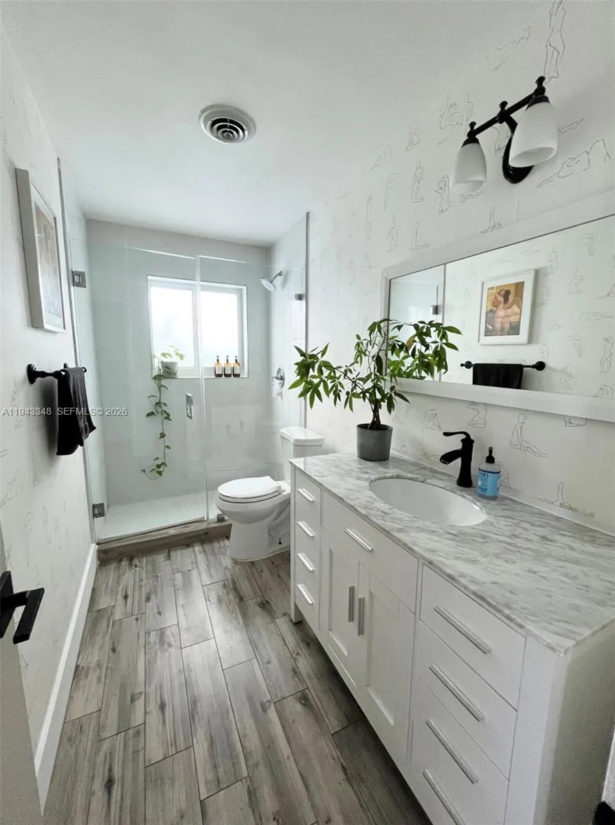 1059 Washington St, Hollywood, Florida 33019, Hollywood, Florida 33019, 2 Bedrooms Bedrooms, ,2 BathroomsBathrooms,Residential,For Sale,1059 Washington St, Hollywood, Florida 33019,A11943348