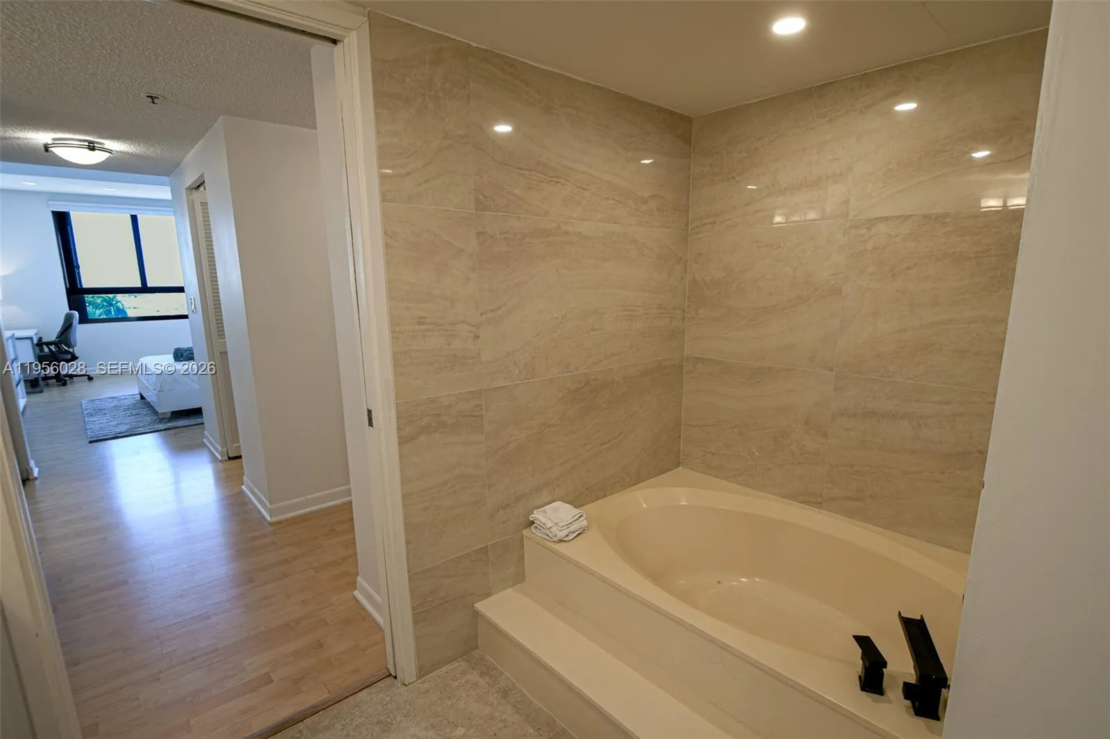 251 Crandon Blvd 704, Key Biscayne, Florida 33149, Key Biscayne, Florida 33149, 2 Bedrooms Bedrooms, ,2 BathroomsBathrooms,Residential Lease,For Rent,251 Crandon Blvd 704, Key Biscayne, Florida 33149,A11956028