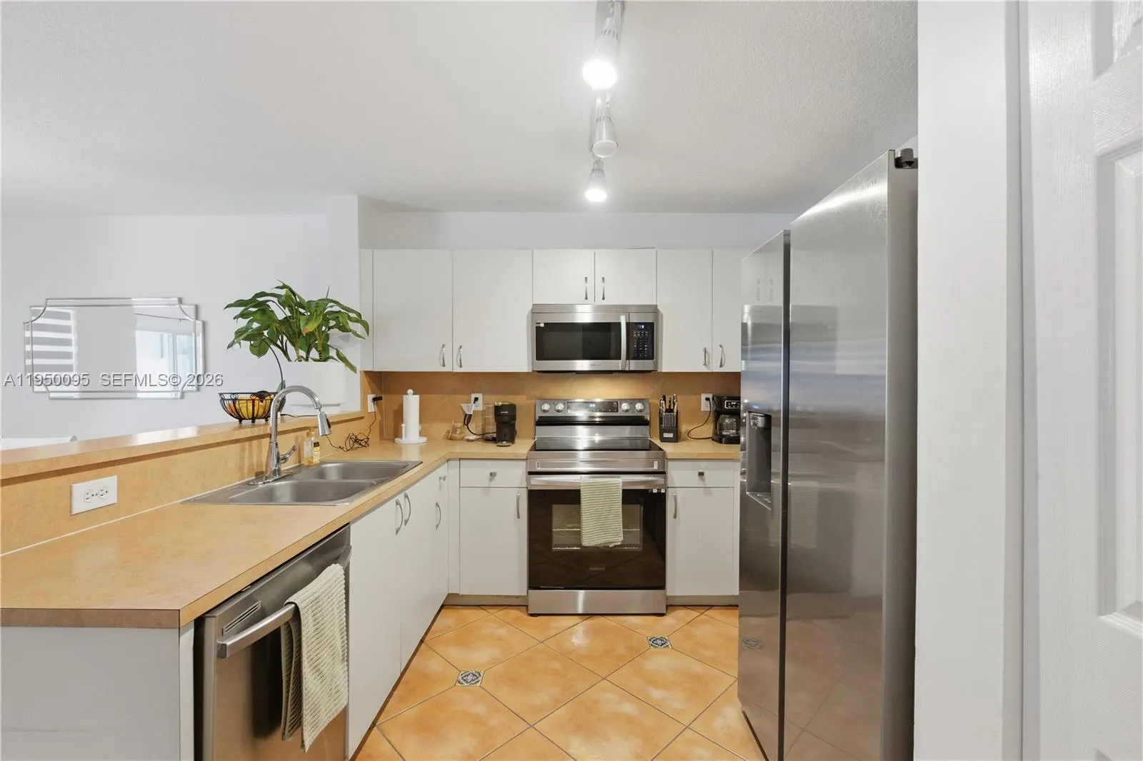 12652 Sw 54th St, Miramar, Florida 33027, Miramar, Florida 33027, 2 Bedrooms Bedrooms, ,2 BathroomsBathrooms,Residential,For Sale,12652 Sw 54th St, Miramar, Florida 33027,A11950095